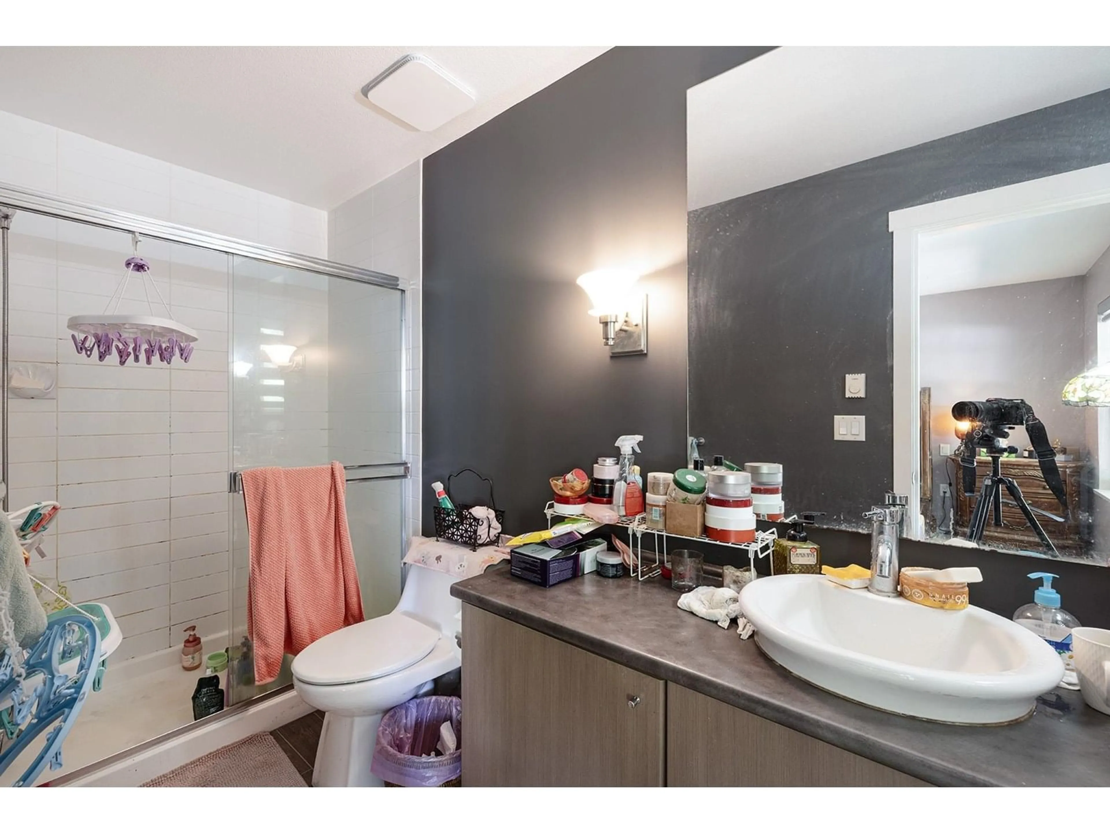 Standard bathroom, unknown for 78 - 15075 60, Surrey British Columbia V3S1S1