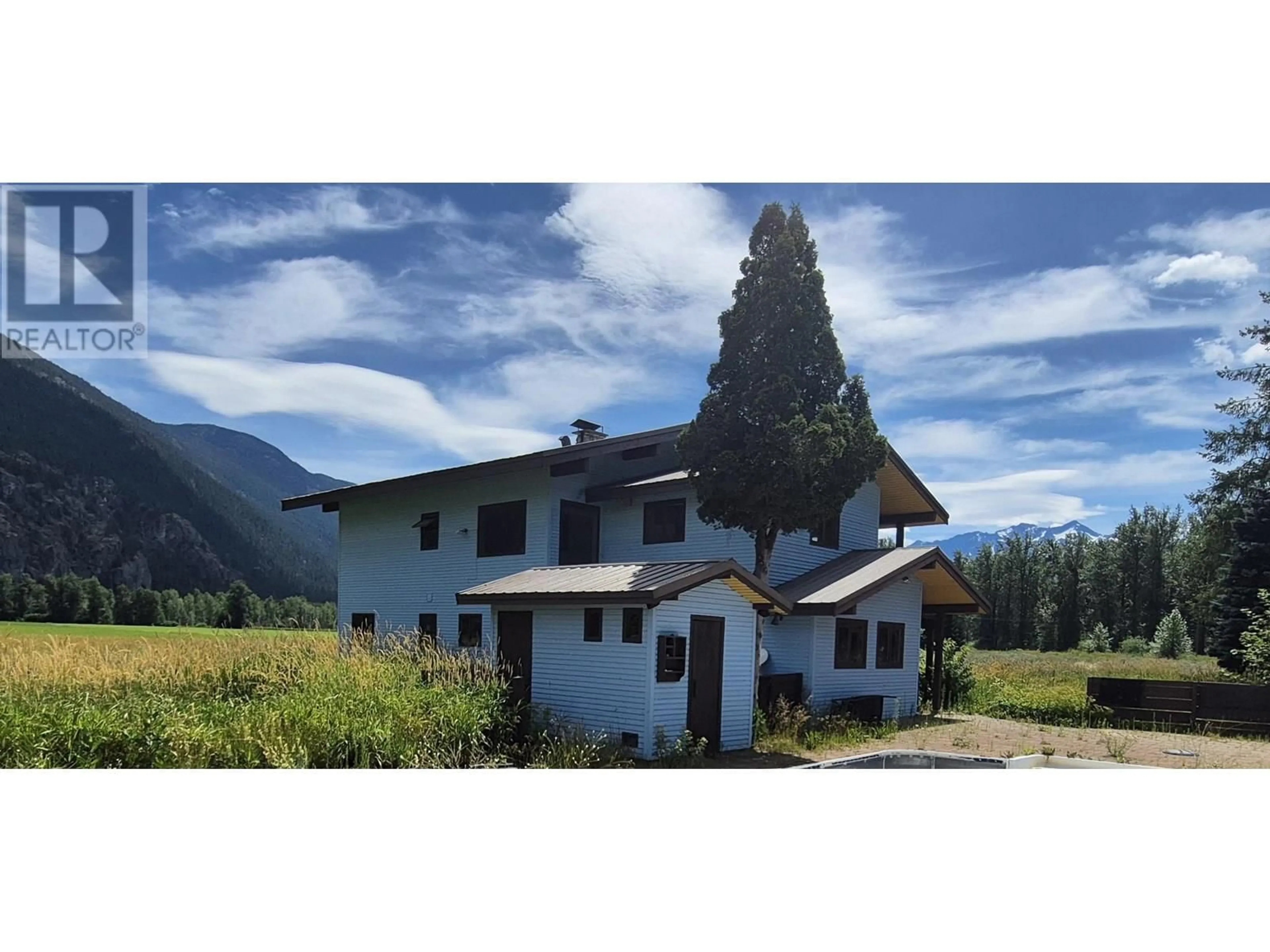 A pic from outside/outdoor area/front of a property/back of a property/a pic from drone, mountain view for 8184 PEMBERTON MEADOWS ROAD, Pemberton British Columbia V0N2L2