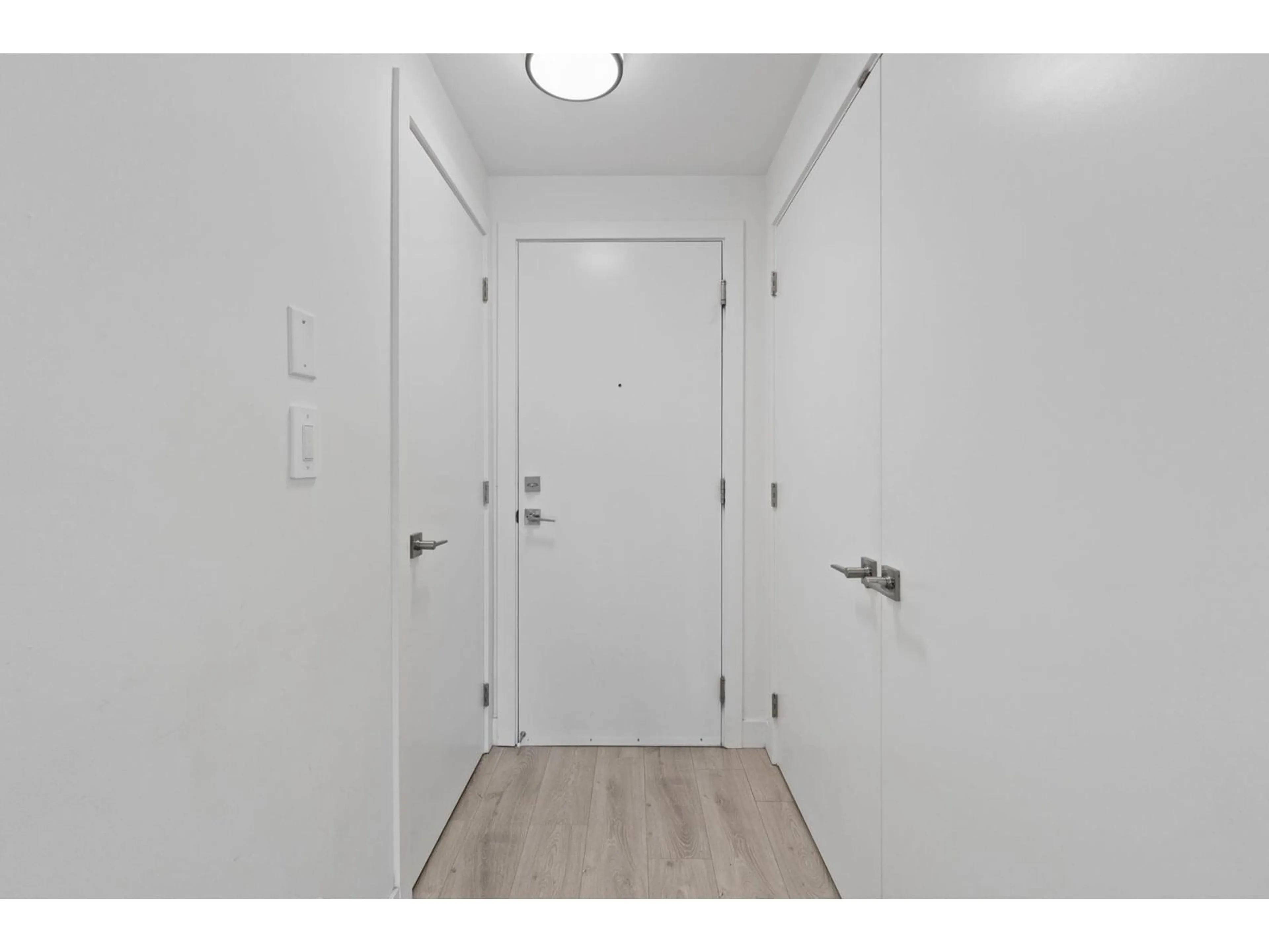 Indoor entryway for 414 - 10616 132, Surrey British Columbia V3T0T3