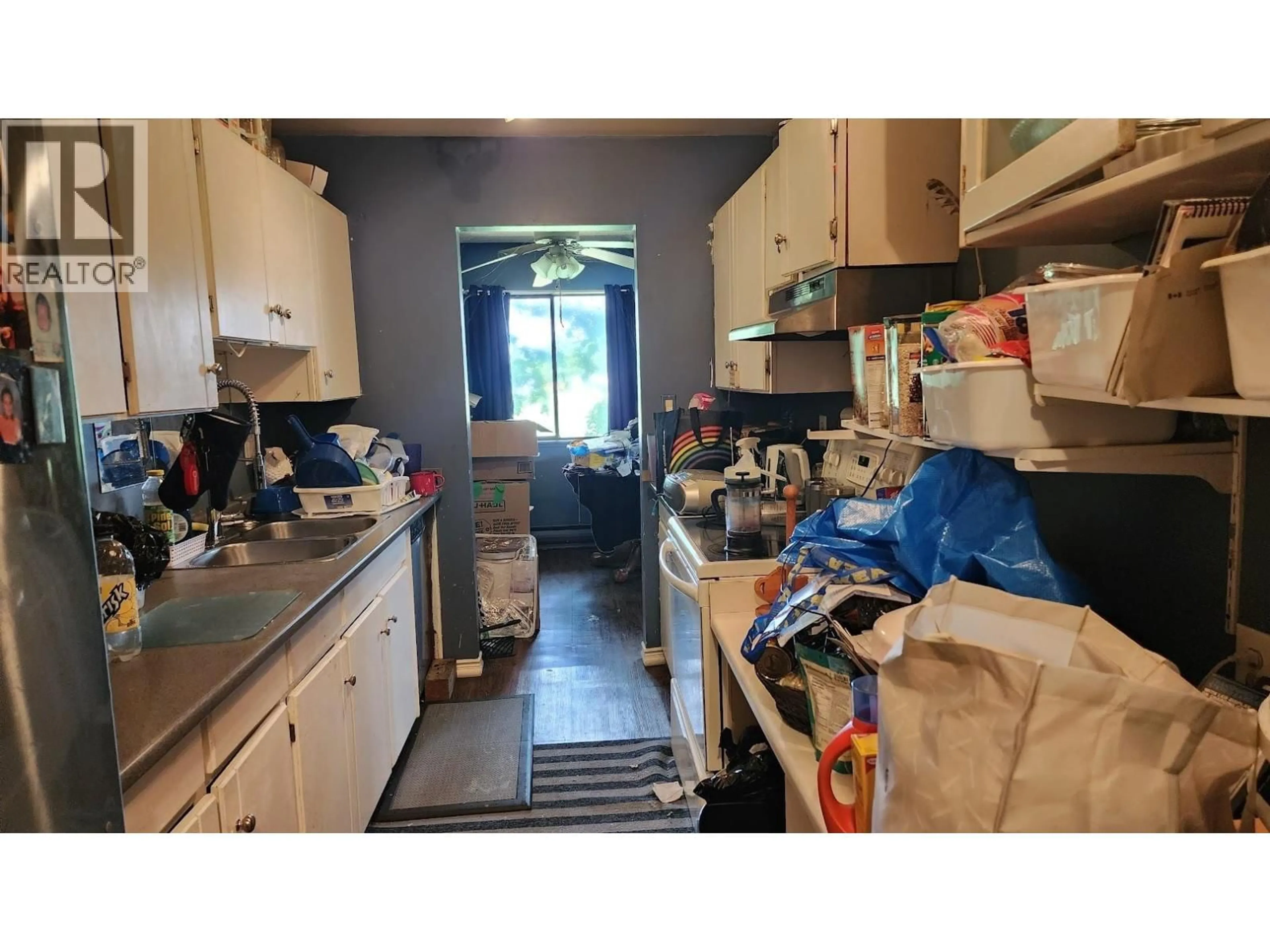Standard kitchen, unknown for 204 - 3391 SPRINGFIELD DRIVE, Richmond British Columbia V7E1Y9