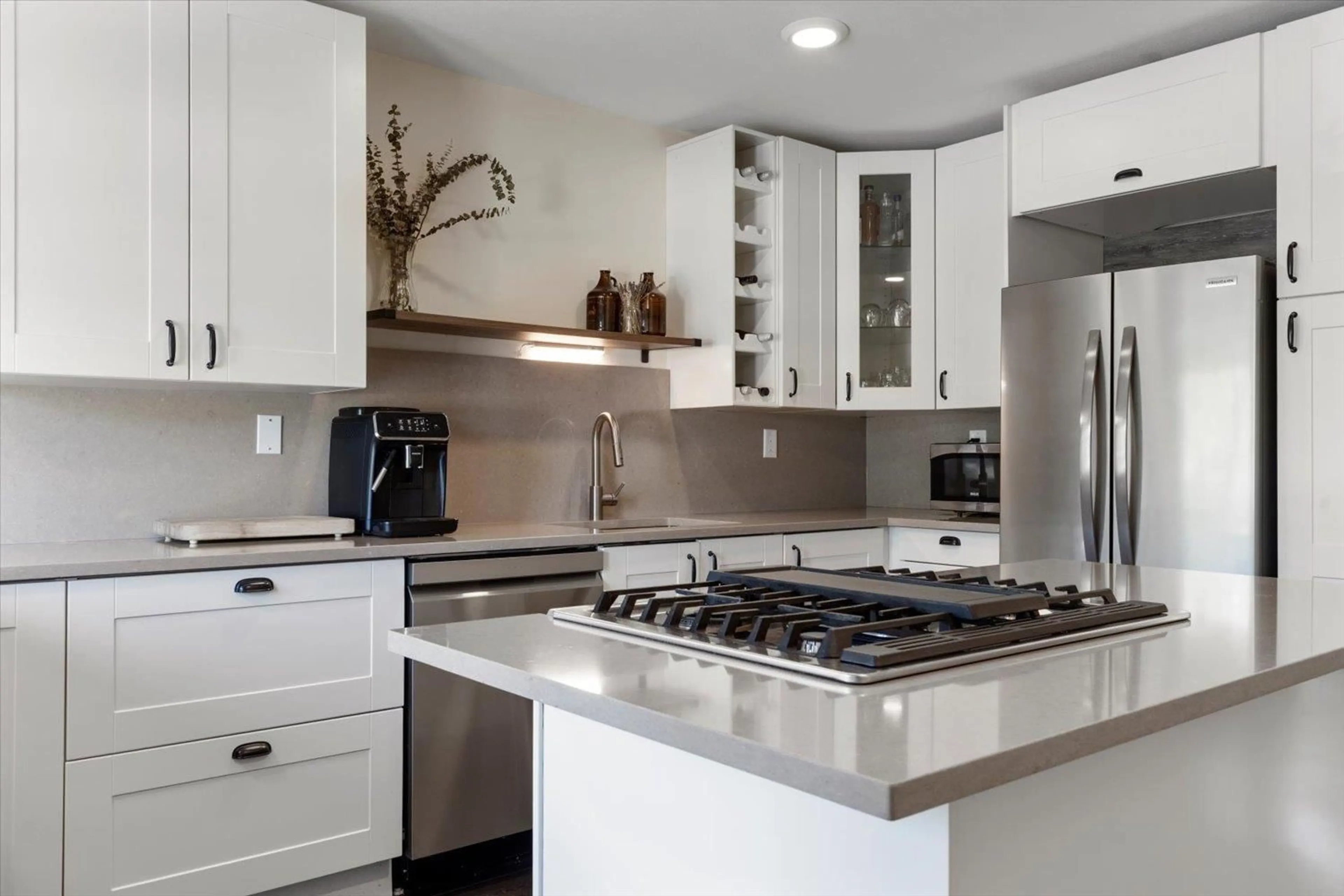 Contemporary kitchen, unknown for 67 - 34332 MACLURE, Abbotsford British Columbia V2S7S8