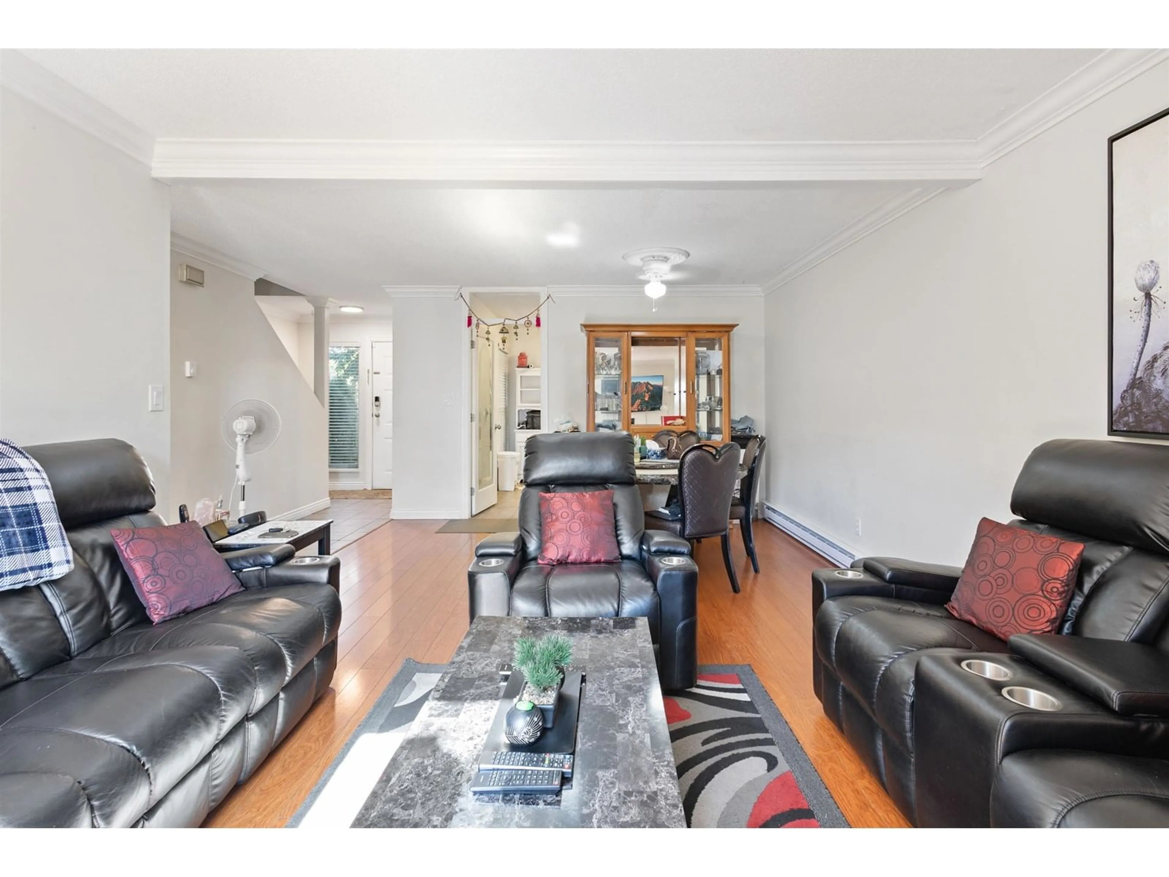 Living room with furniture, unknown for 183 - 32550 MACLURE, Abbotsford British Columbia V2T4N3