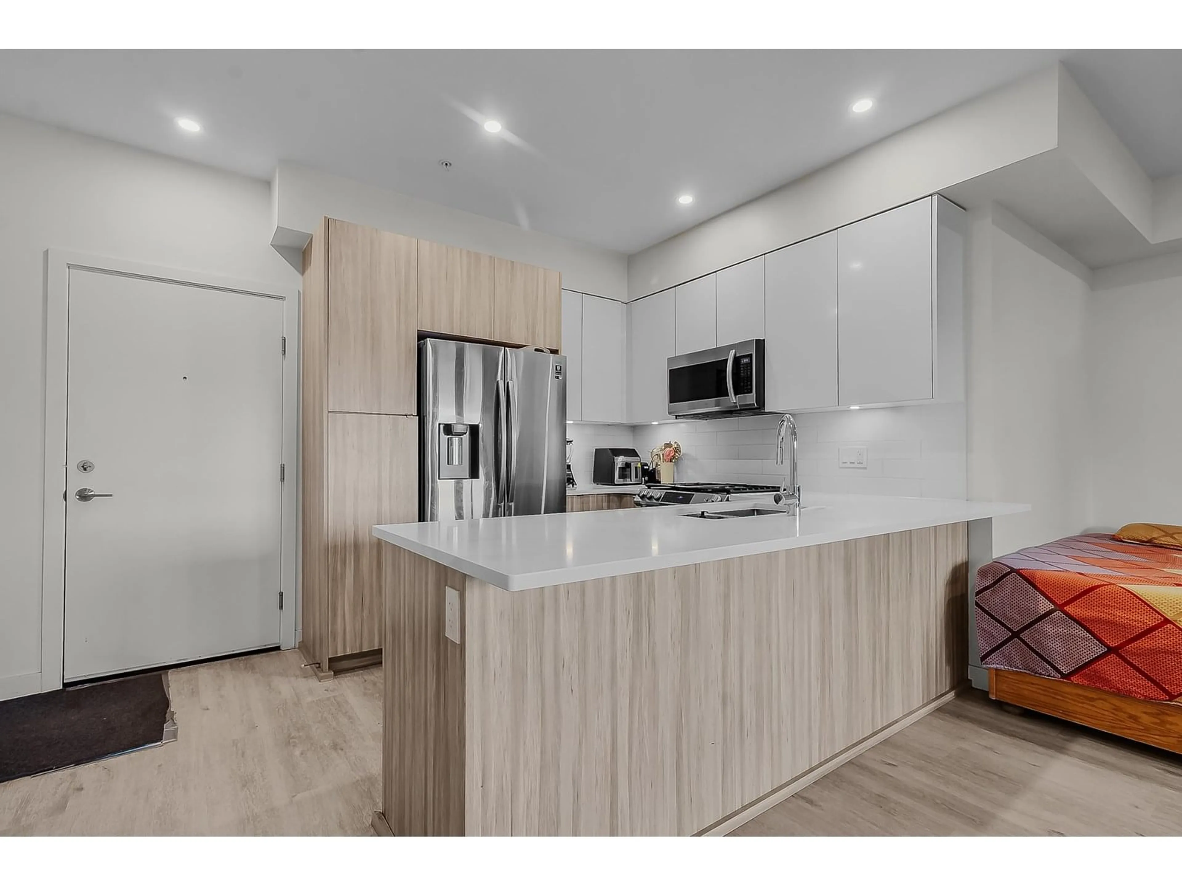 Open concept kitchen, unknown for 312 - 2649 JAMES, Abbotsford British Columbia V2T3L6