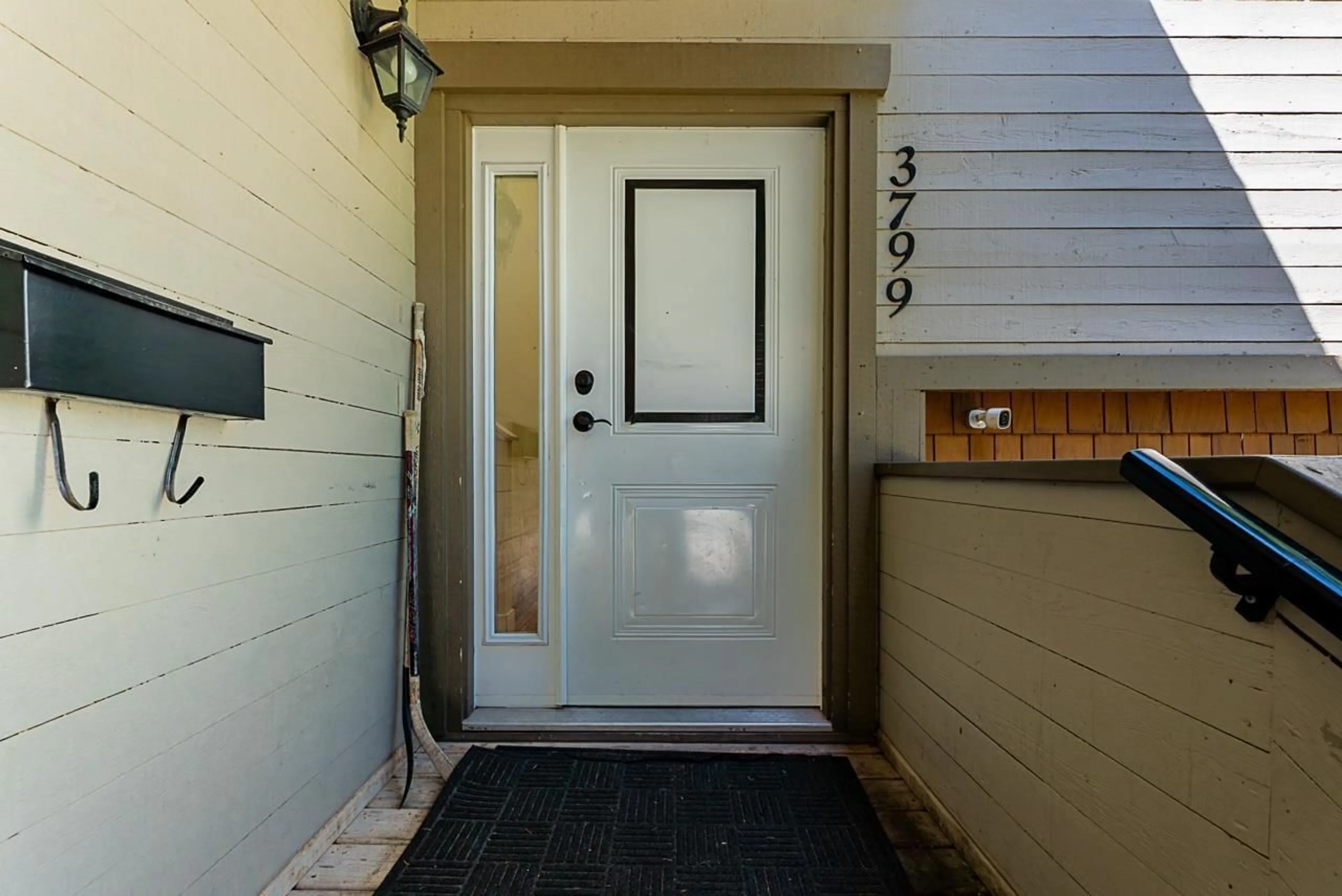 Indoor entryway for 3799 196A, Langley British Columbia V3A5W6