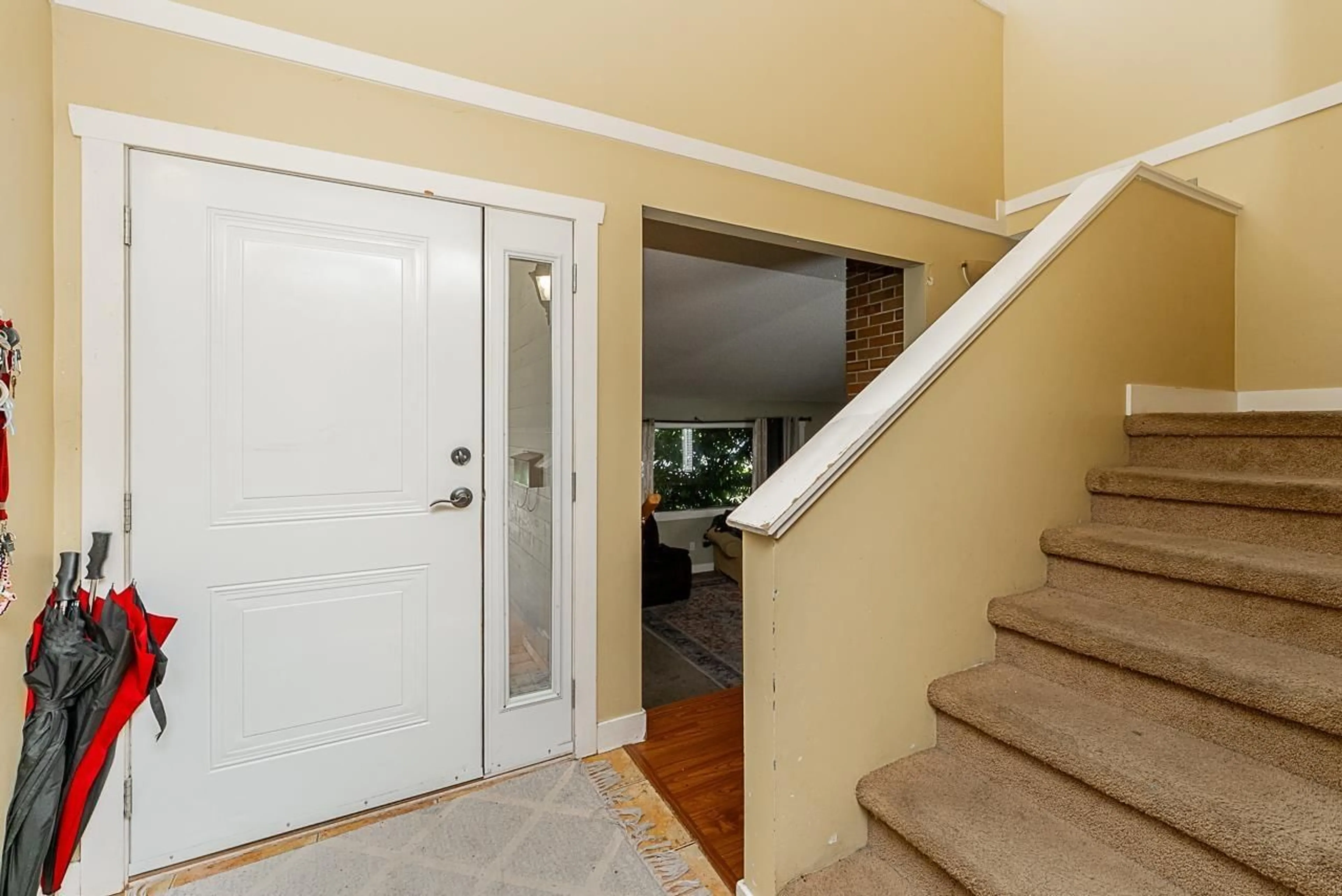 Indoor entryway for 3799 196A, Langley British Columbia V3A5W6