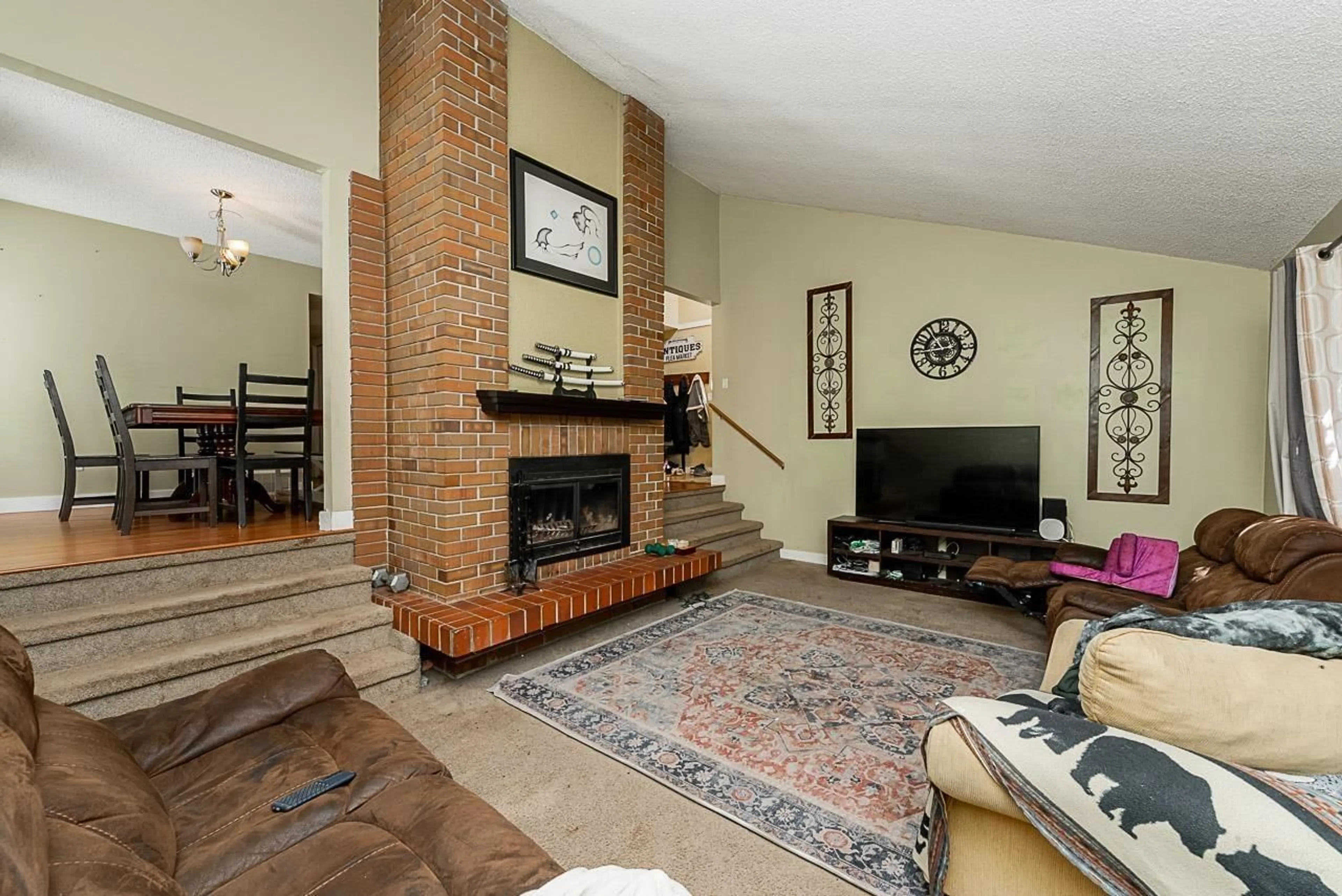 Living room with furniture, unknown for 3799 196A, Langley British Columbia V3A5W6