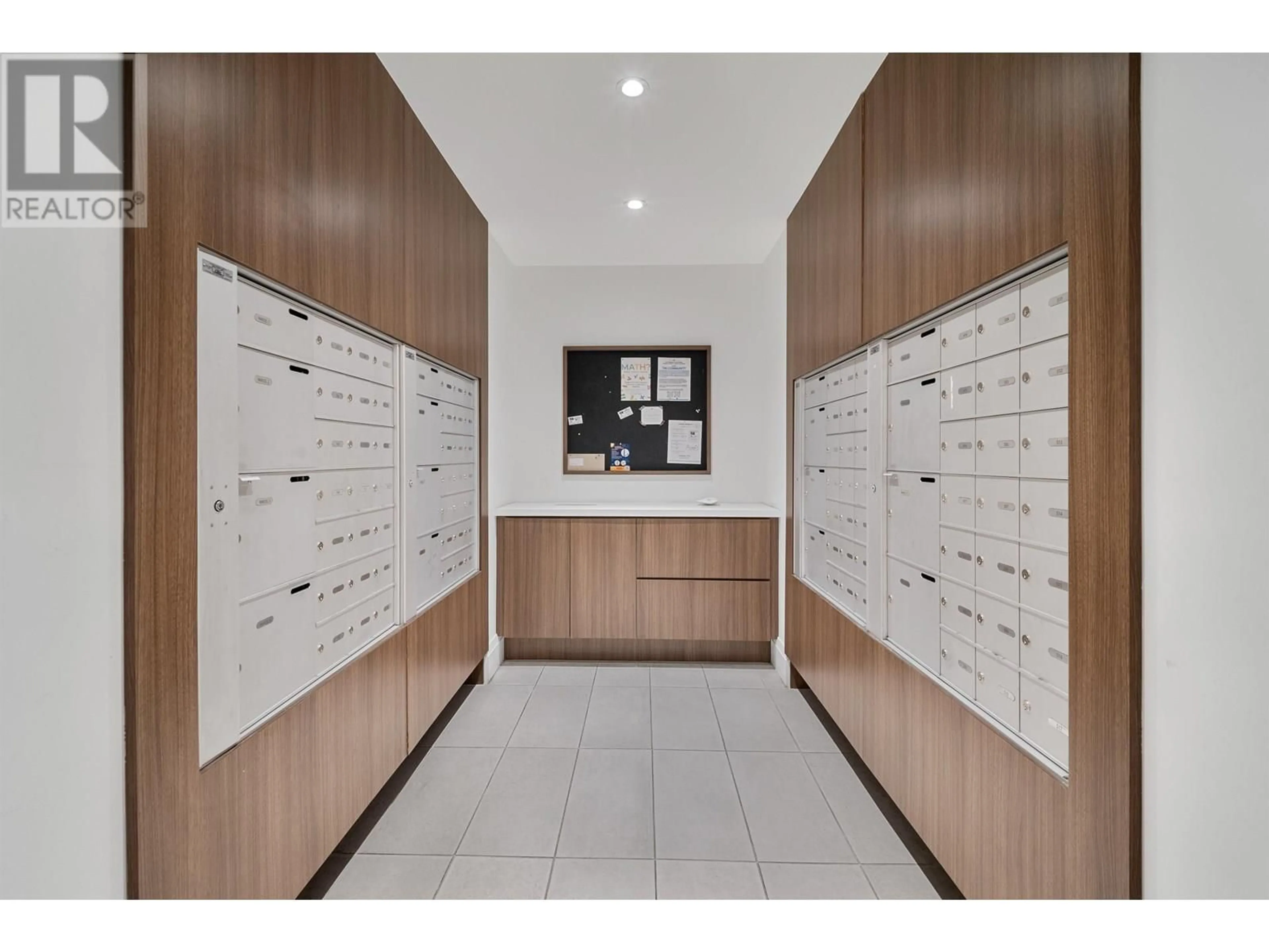 Indoor foyer for 212 - 9228 SLOPES MEWS, Burnaby British Columbia V5A0E9