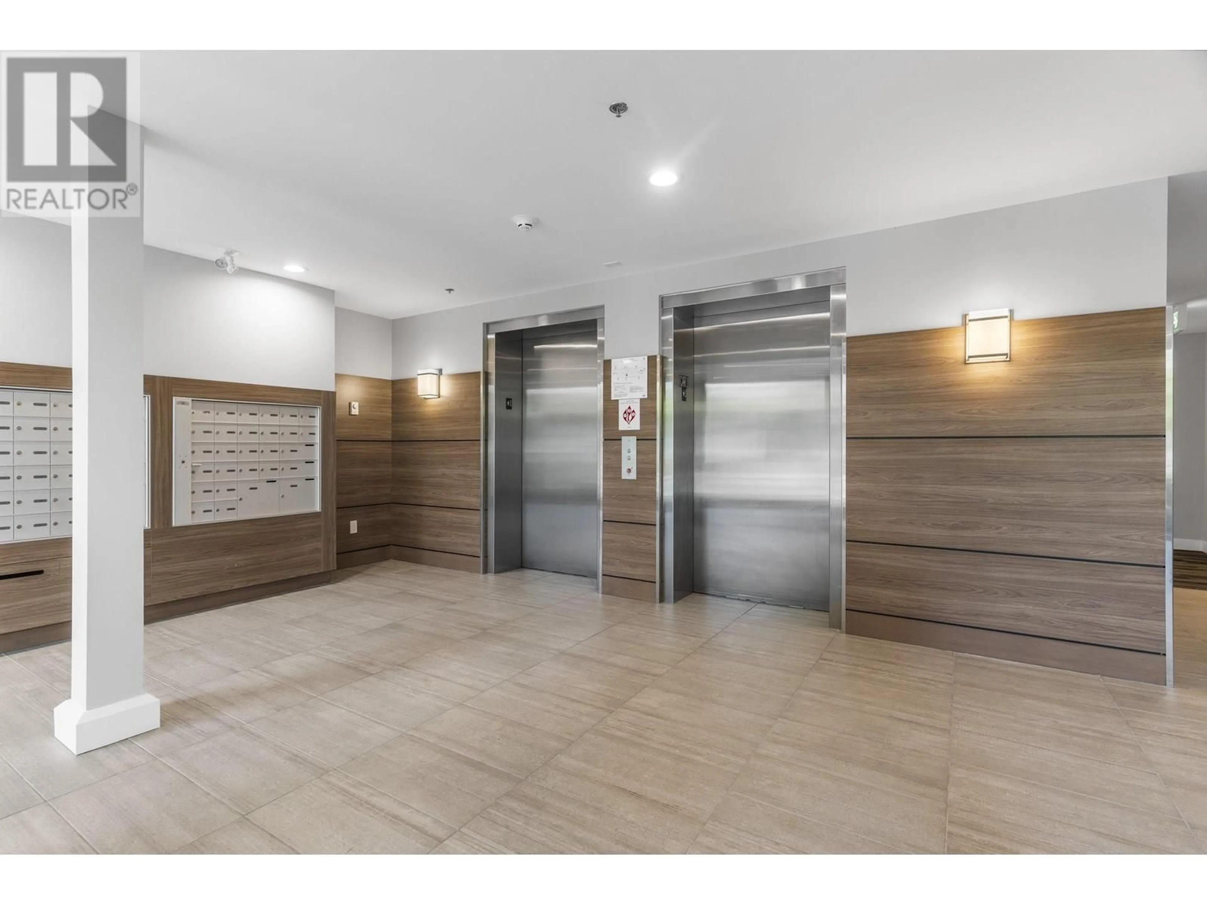 Indoor foyer for 208 - 22562 121 AVENUE, Maple Ridge British Columbia V2X3Y8