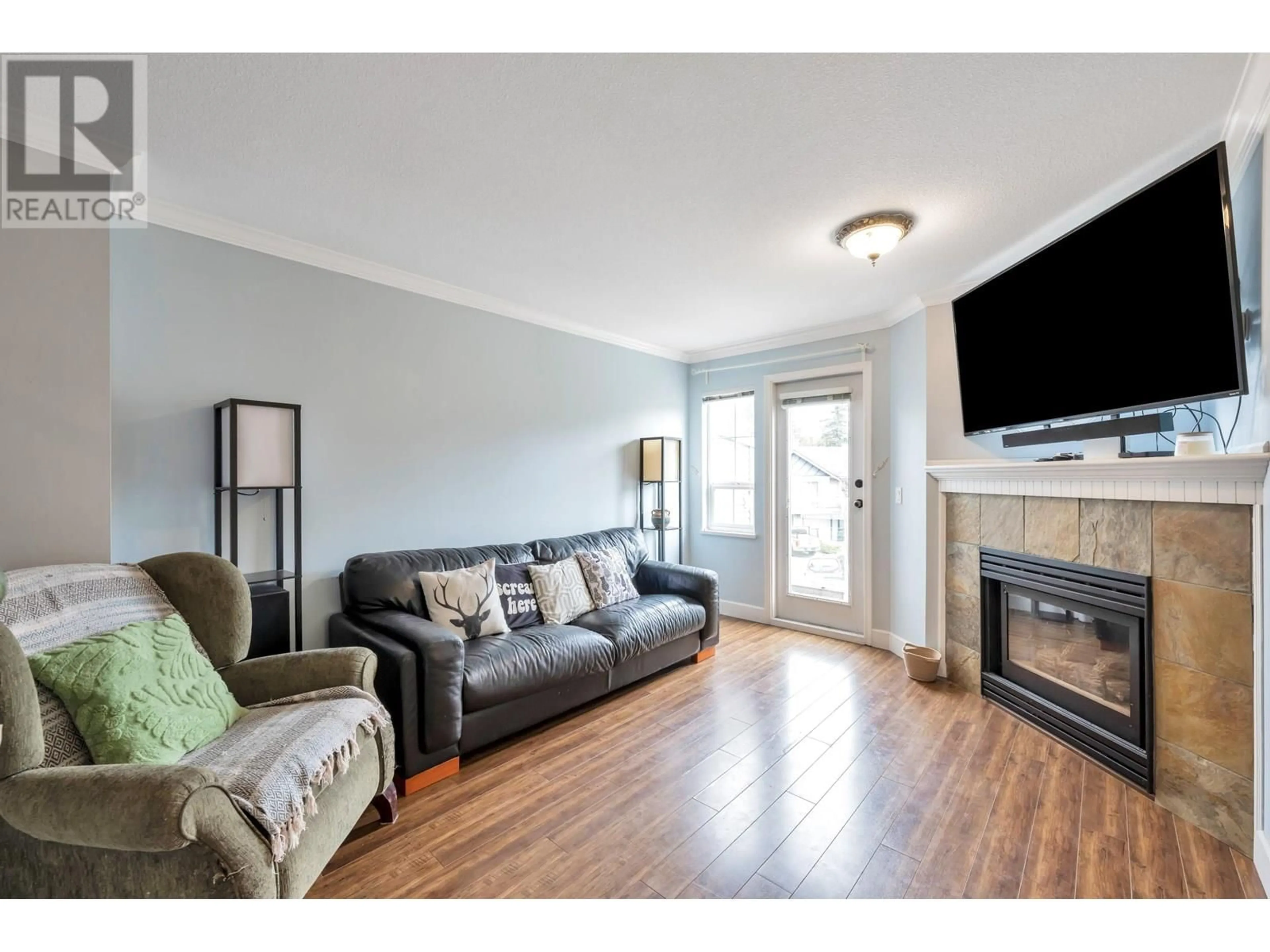 Living room with furniture, wood/laminate floor for 35 - 11229 232 STREET, Maple Ridge British Columbia V2X2N4