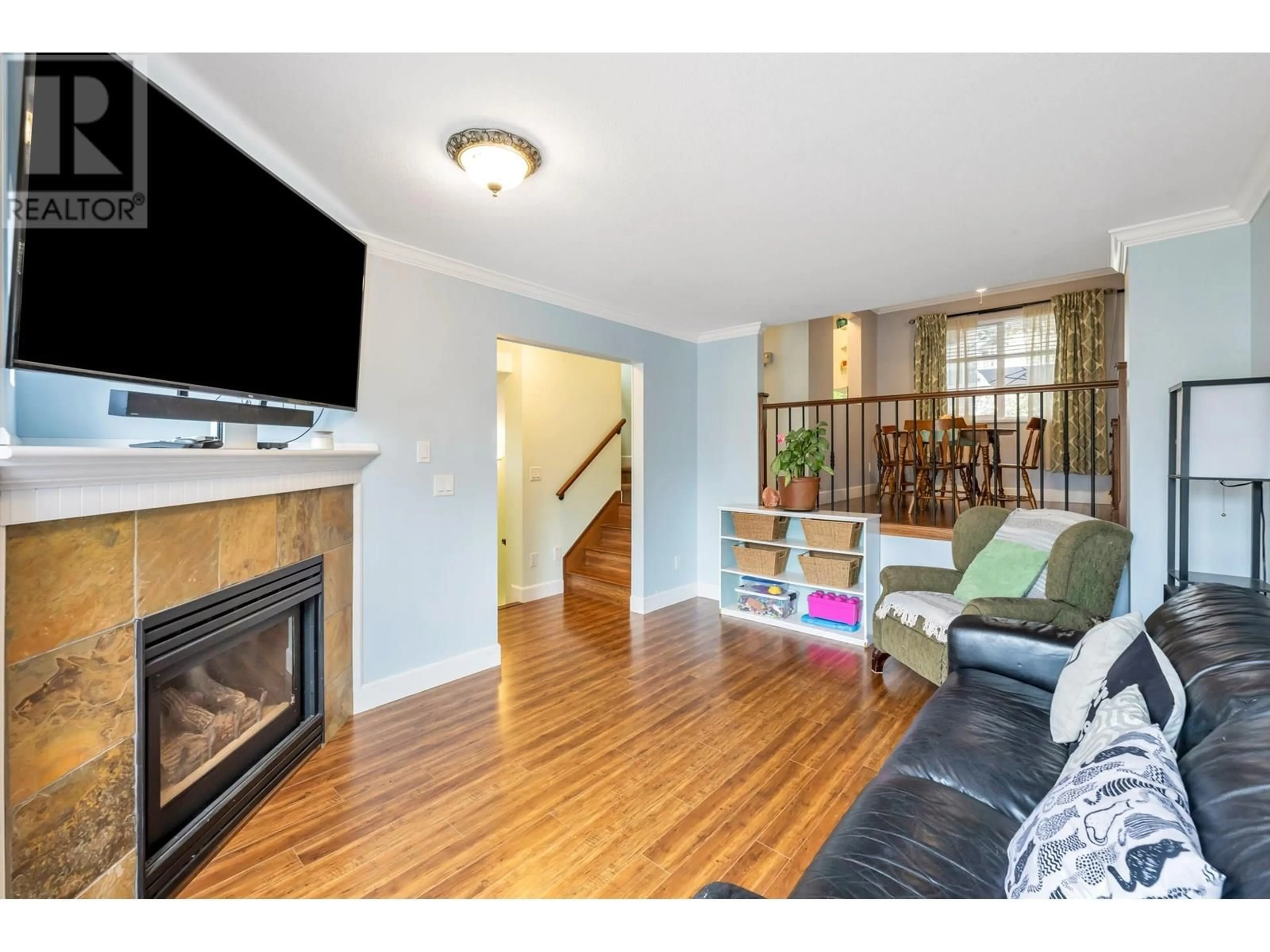 Living room with furniture, wood/laminate floor for 35 - 11229 232 STREET, Maple Ridge British Columbia V2X2N4
