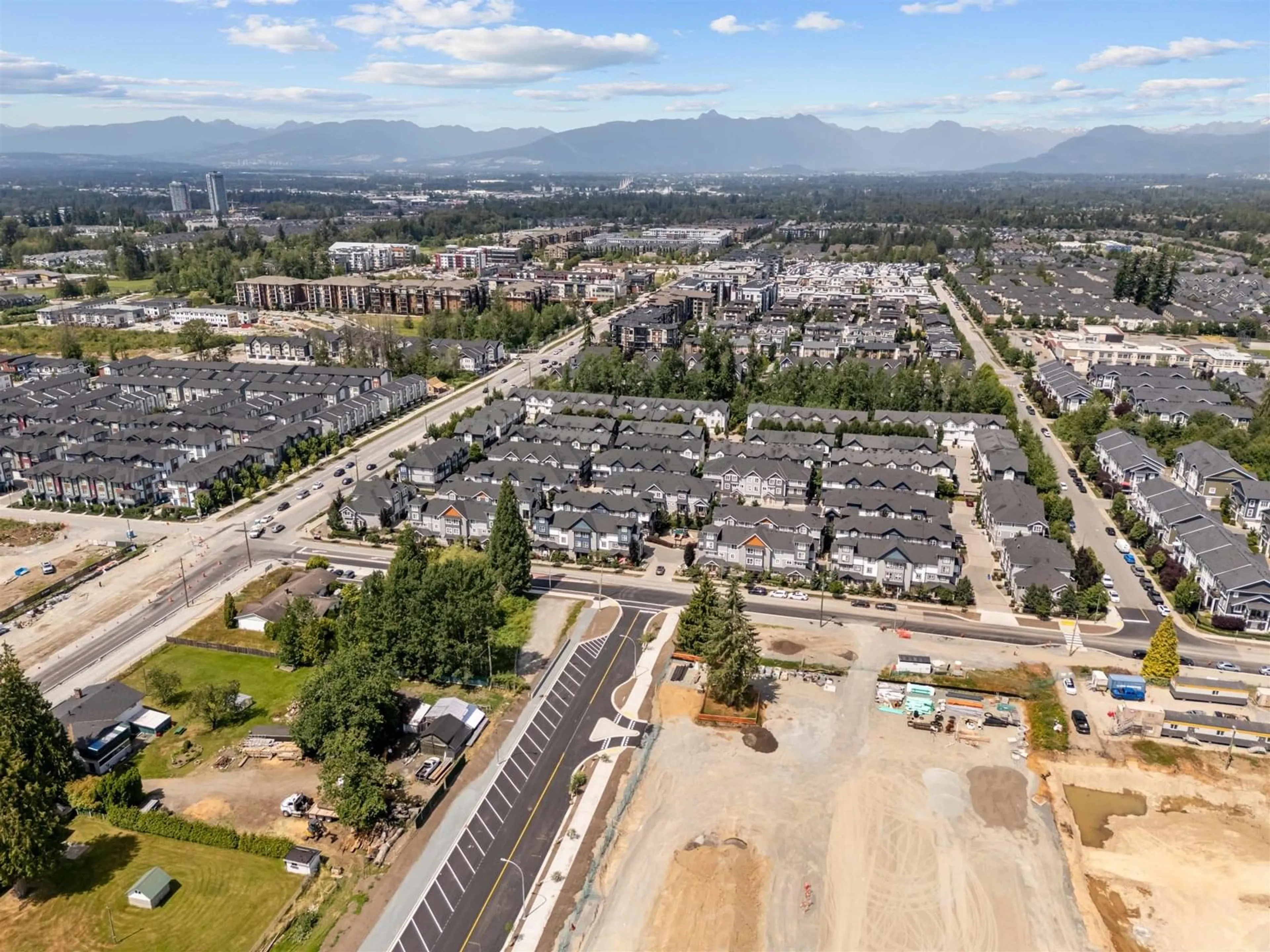A pic from outside/outdoor area/front of a property/back of a property/a pic from drone, mountain view for 33 - 20856 76, Langley British Columbia V2Y0S7