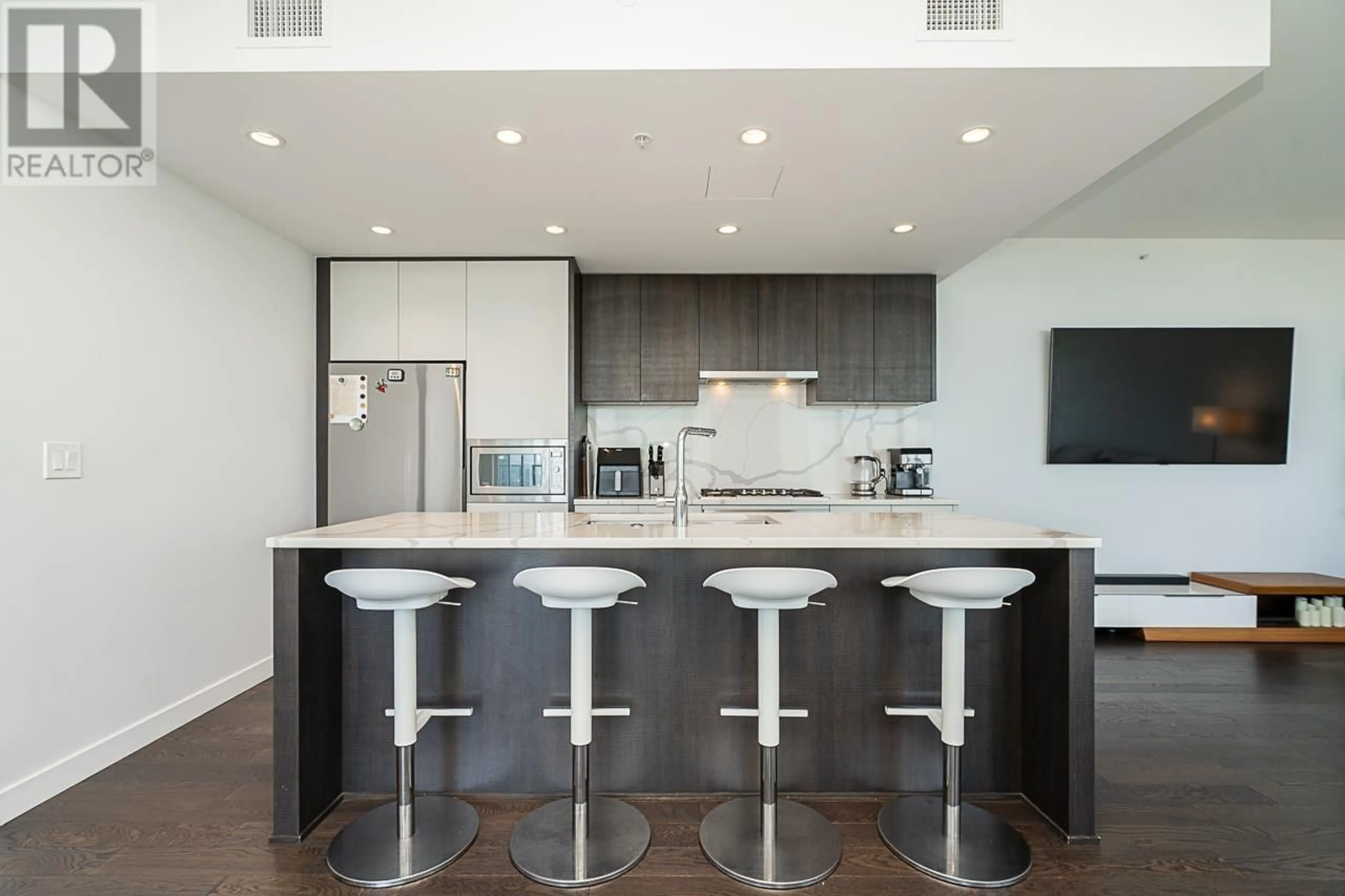 Contemporary kitchen, unknown for 4601 - 567 CLARKE ROAD, Coquitlam British Columbia V3J0K7