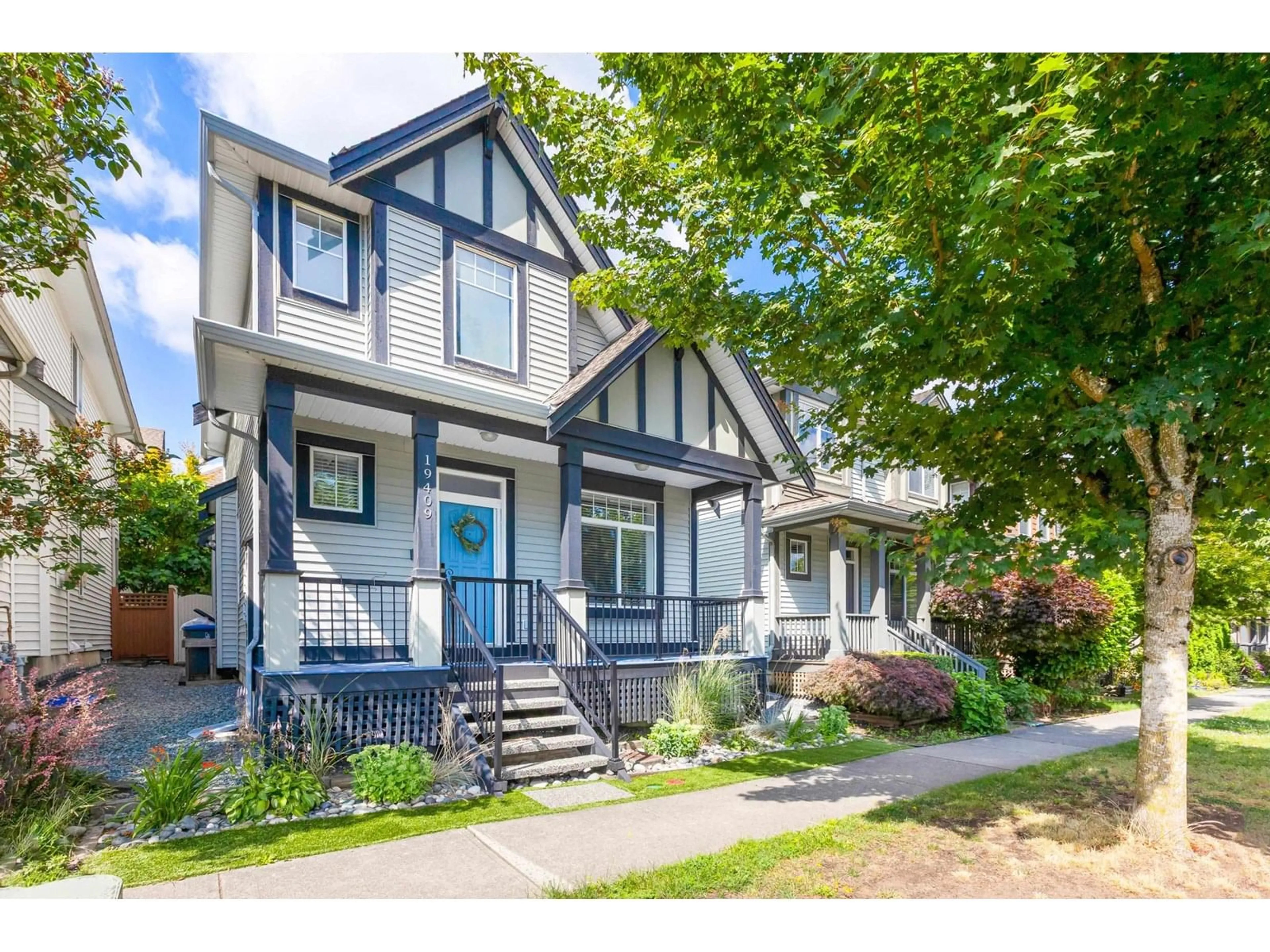 Home with vinyl exterior material, street for 19409 67A, Surrey British Columbia V4N5T4