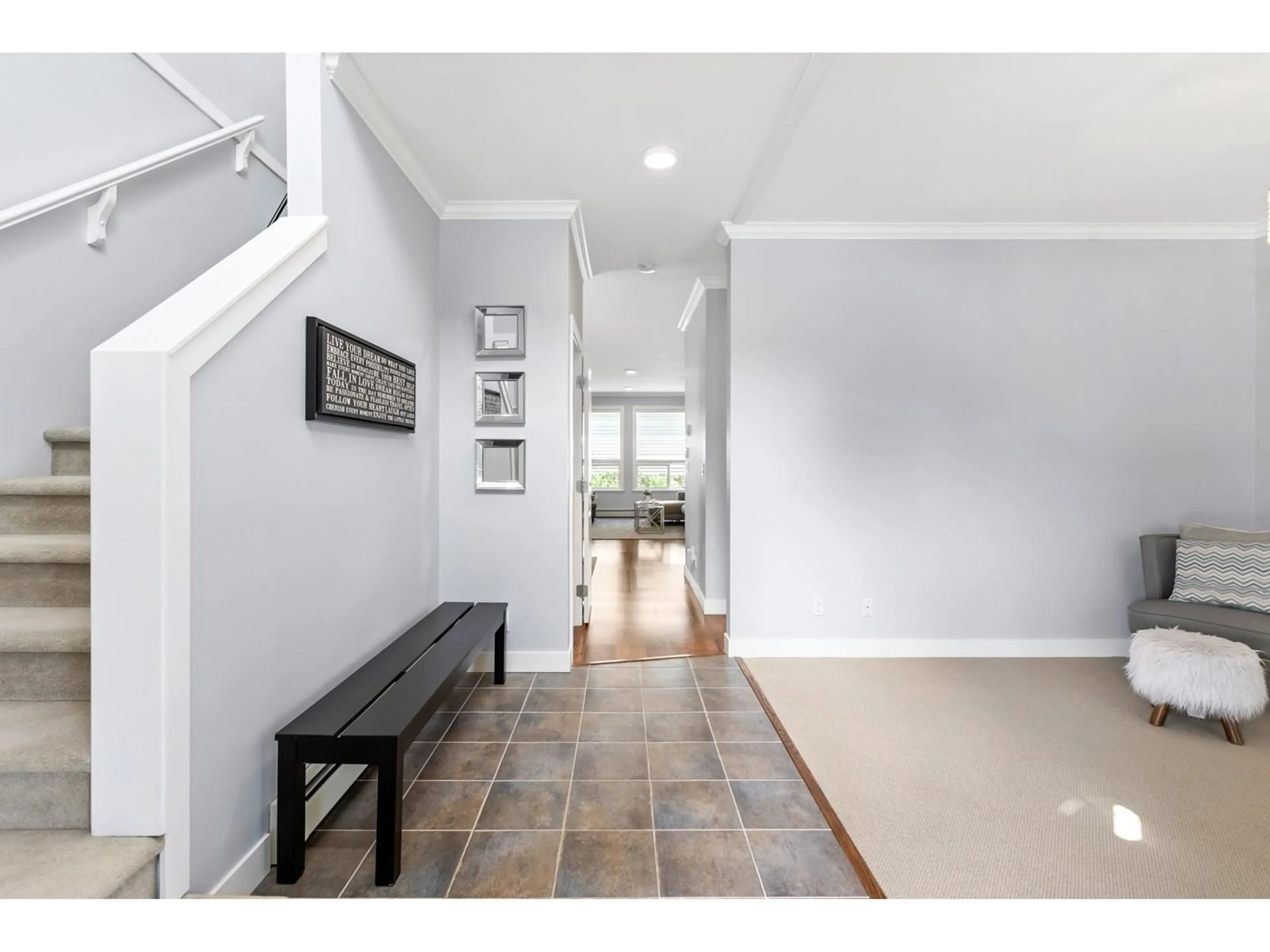Indoor entryway for 19409 67A, Surrey British Columbia V4N5T4