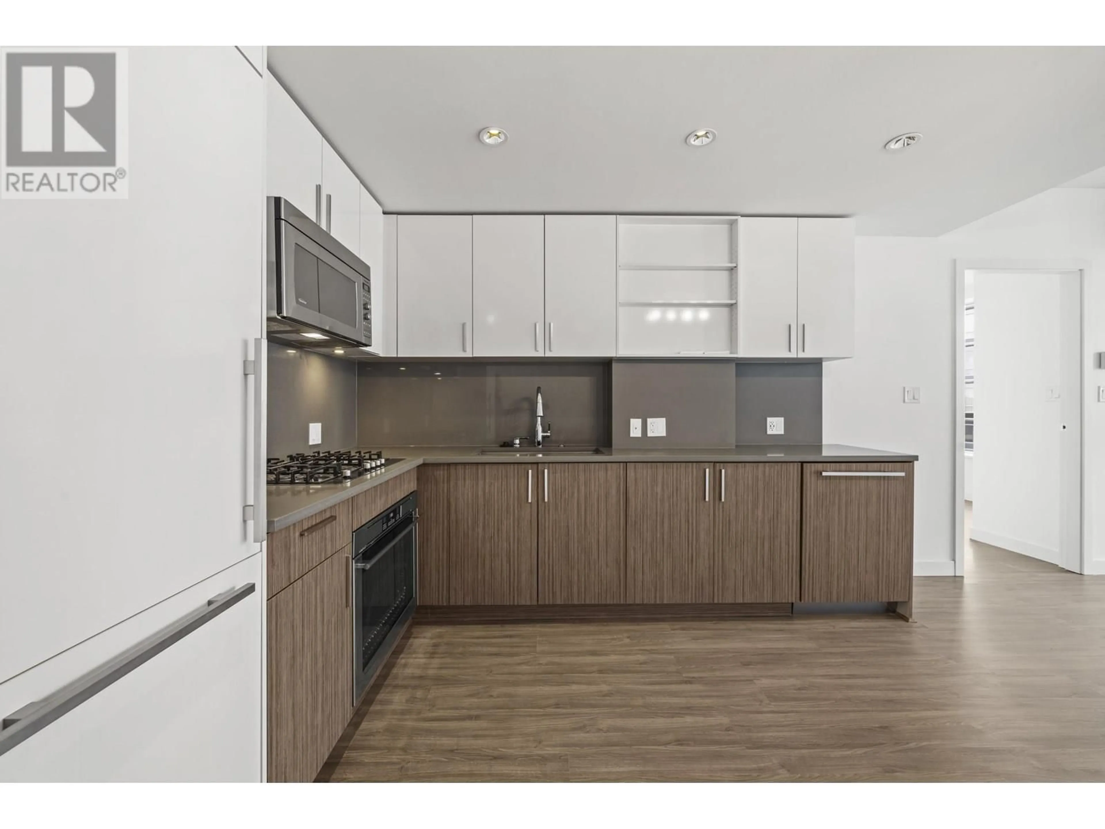 Standard kitchen, wood/laminate floor for 805 - 5599 COONEY ROAD, Richmond British Columbia V6X0N8