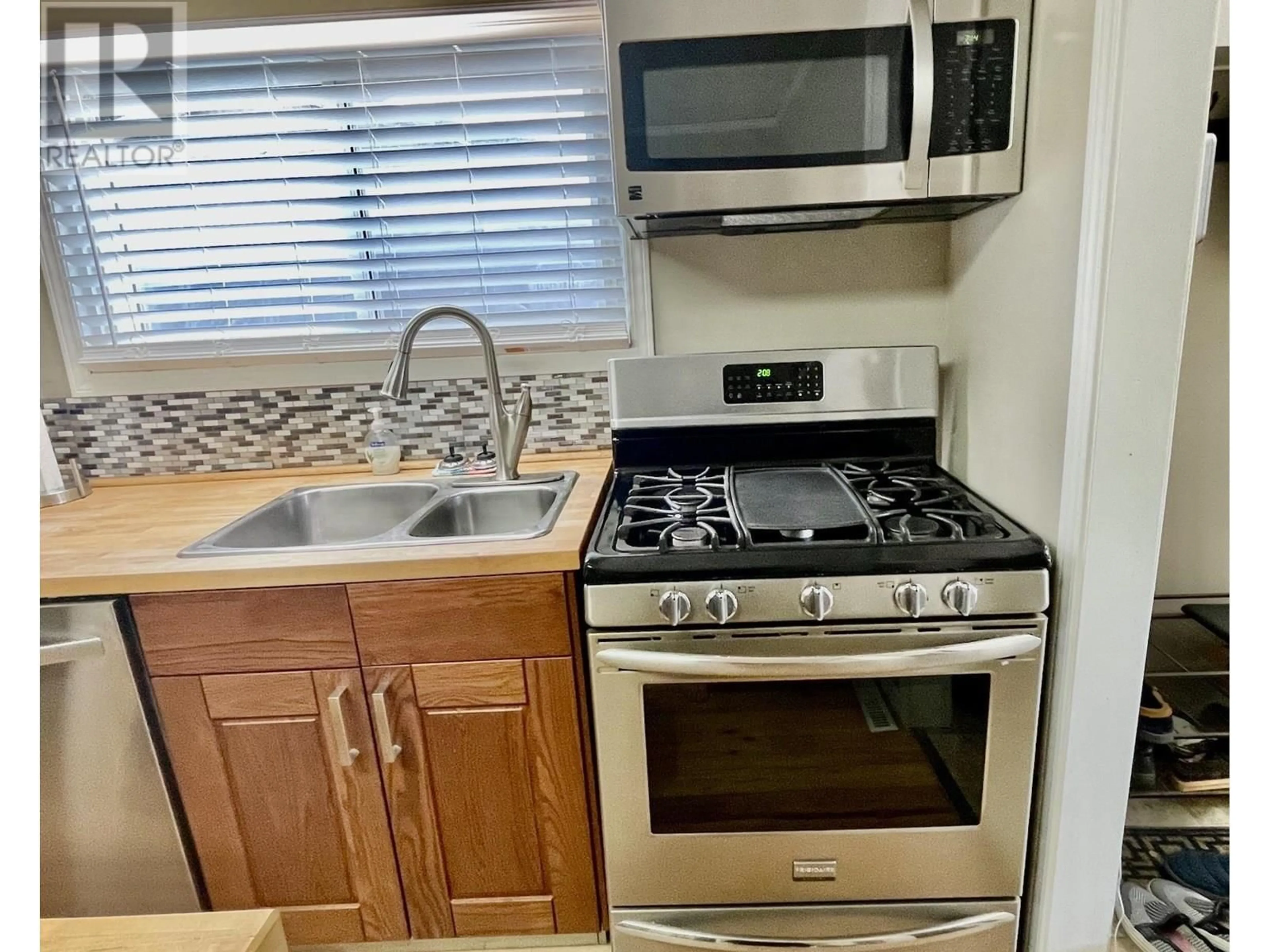 Standard kitchen, unknown for 8319 94 AVENUE, Fort St. John British Columbia V1J1E7