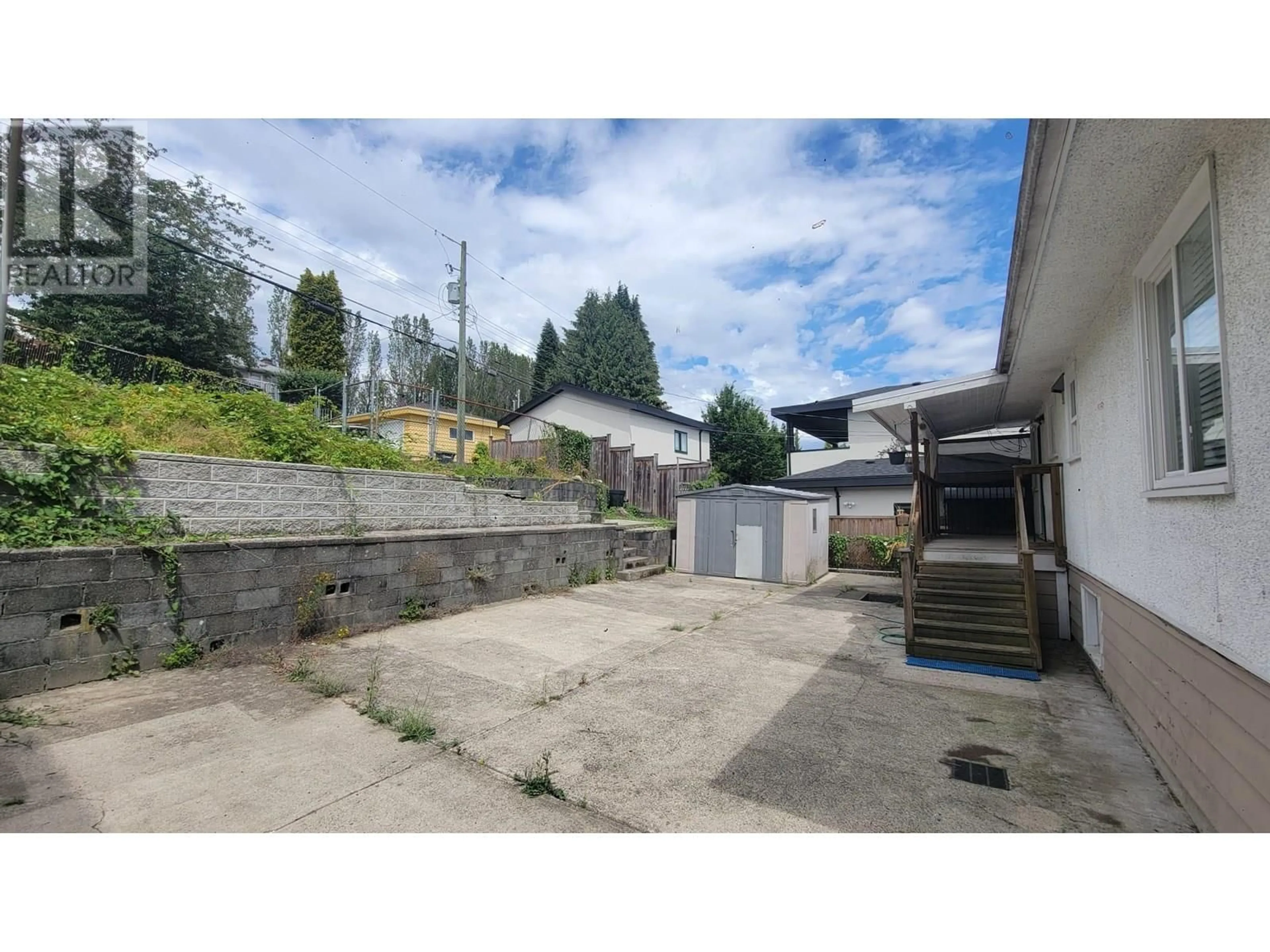 Patio, street for 4661 NAPIER STREET, Burnaby British Columbia V5C3H6