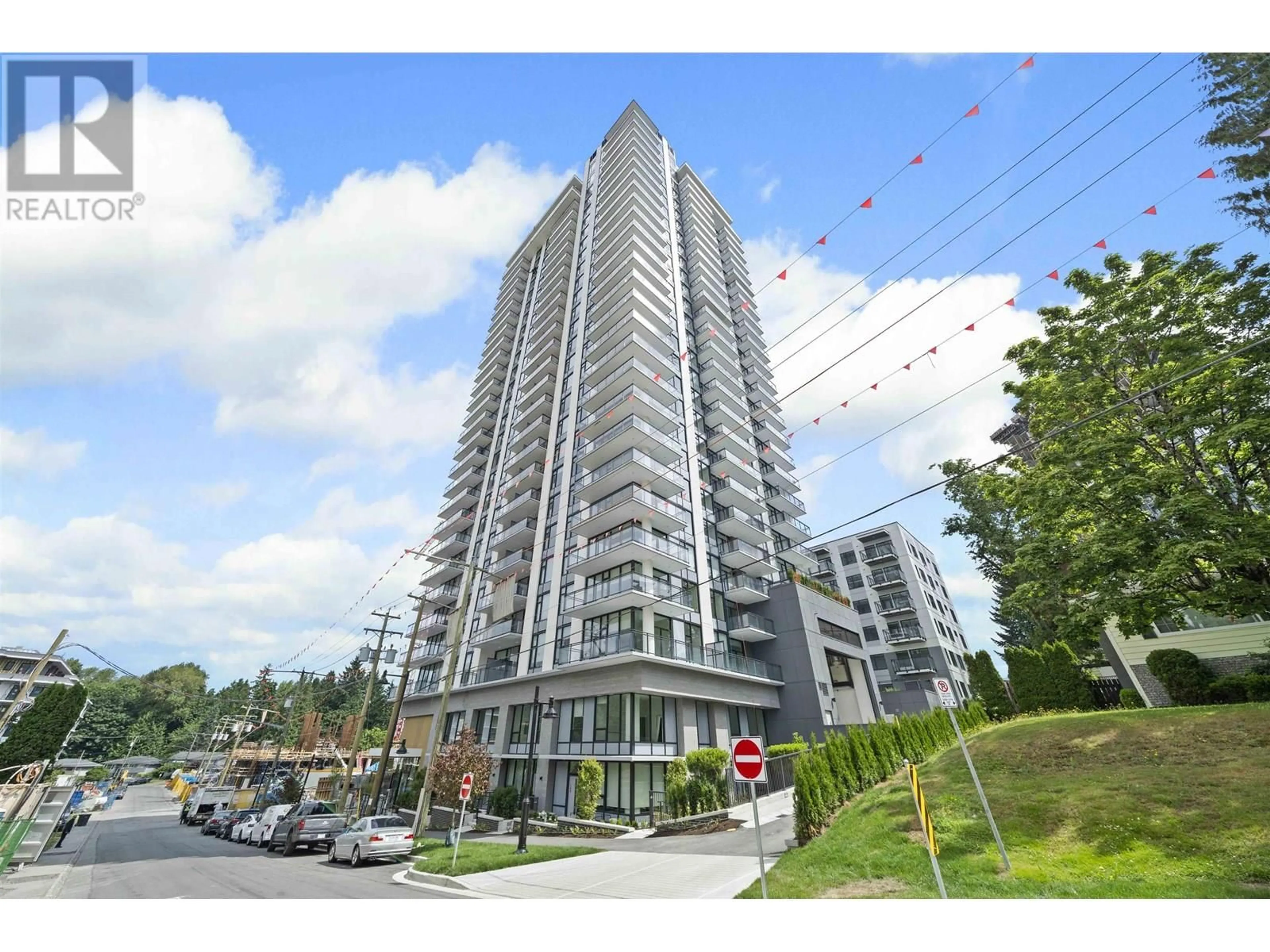 Indoor foyer for 906 - 626 CLAREMONT STREET, Coquitlam British Columbia V3J3T4
