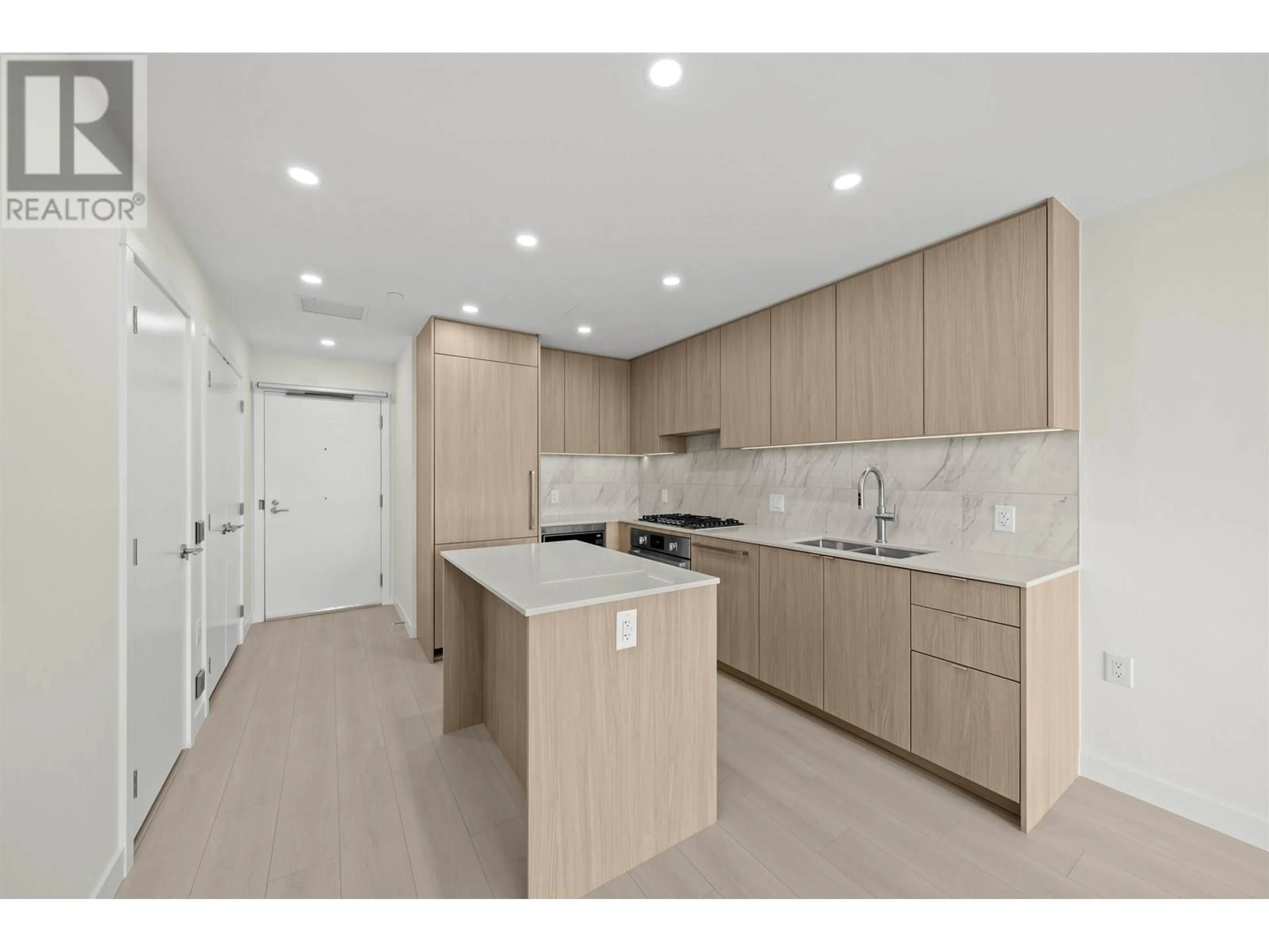 Open concept kitchen, unknown for 906 - 626 CLAREMONT STREET, Coquitlam British Columbia V3J3T4