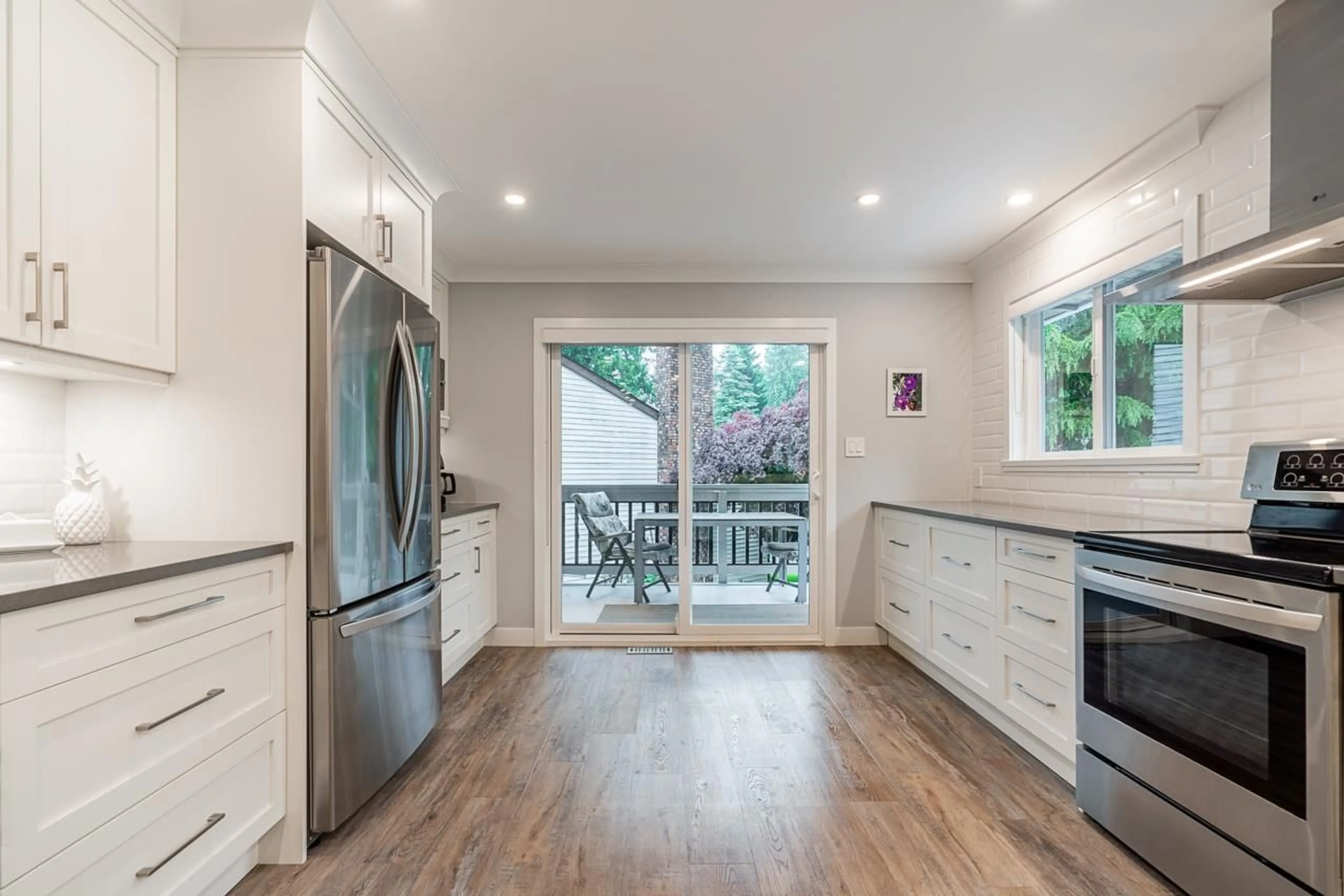 Open concept kitchen, unknown for 9005 COLLINGS, Delta British Columbia V4C7E8