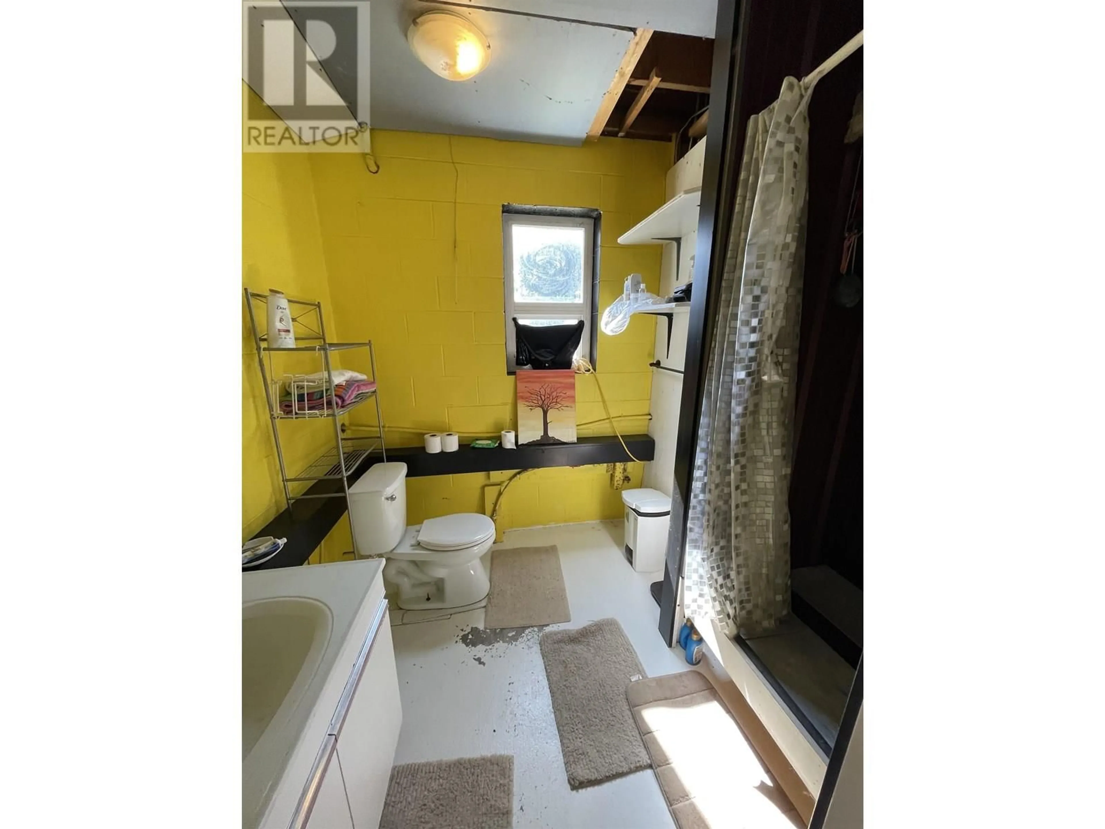 A pic of a room for 3871 16 HIGHWAY, Terrace British Columbia V8G4L3