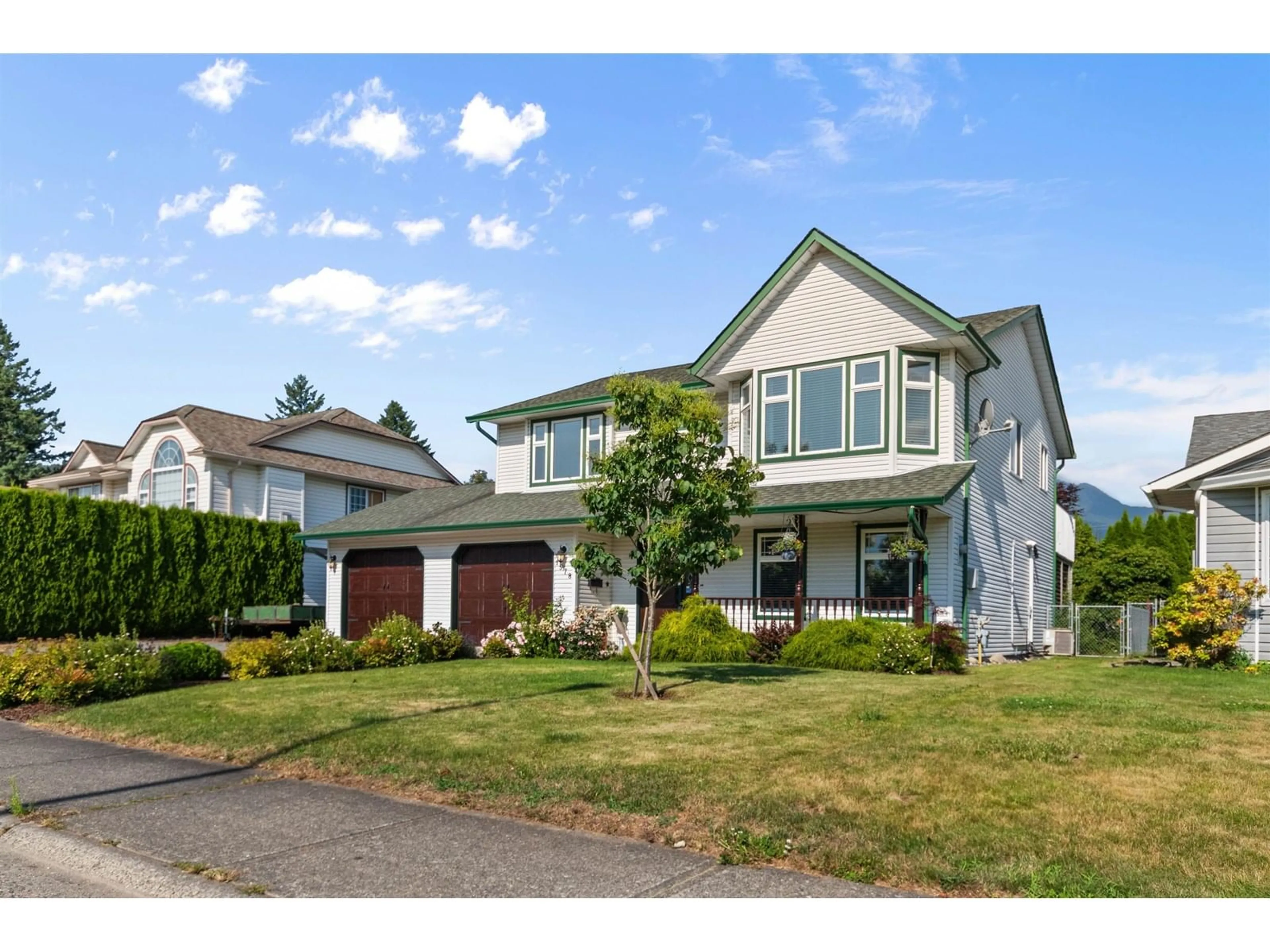 Home with vinyl exterior material, street for 1578 CANTERBURY DRIVE, Agassiz British Columbia V0M1A3
