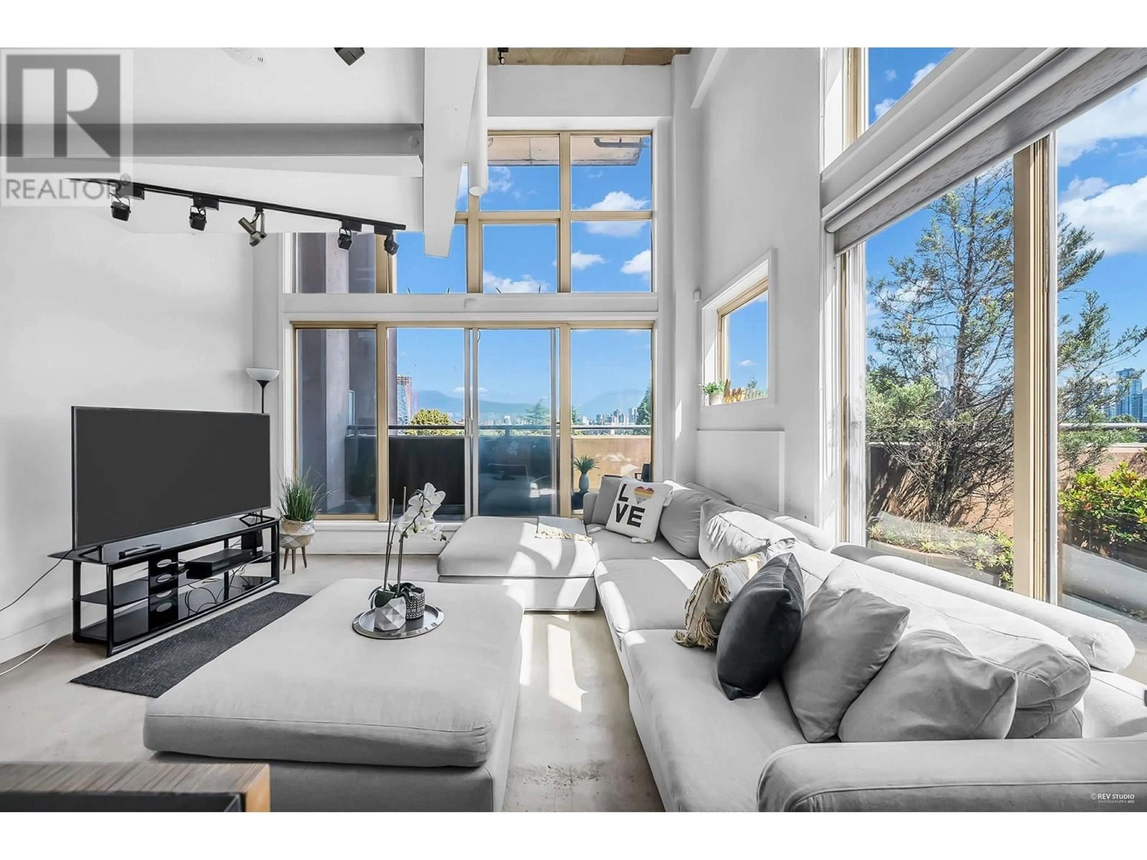 Living room with furniture, unknown for 404 - 1529 6TH AVENUE, Vancouver British Columbia V6J1R1