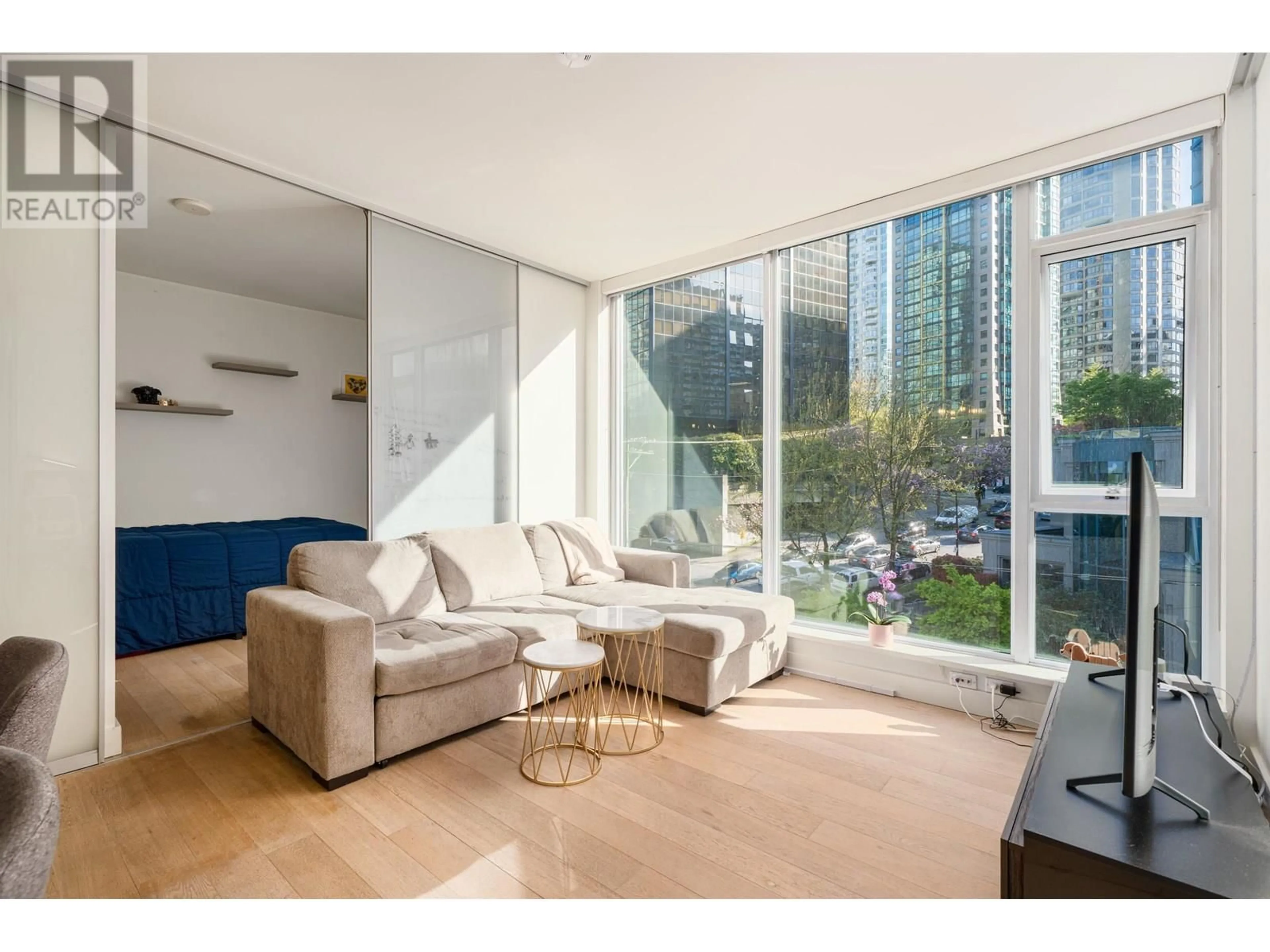 Living room with furniture, unknown for 403 - 1409 PENDER STREET, Vancouver British Columbia V6G2S3