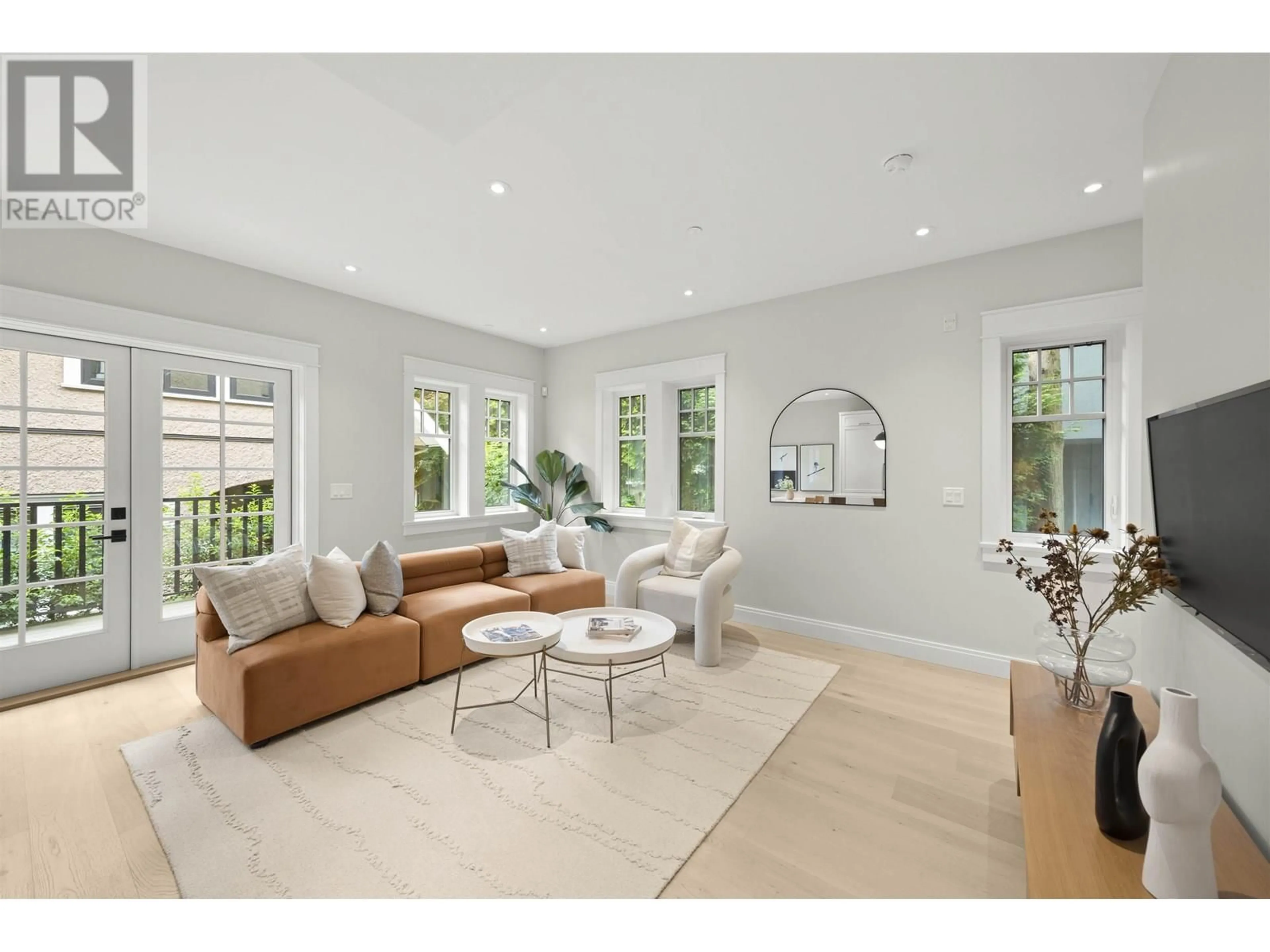 Living room with furniture, ceramic/tile floor for 1458 45TH AVENUE, Vancouver British Columbia V6M2H1
