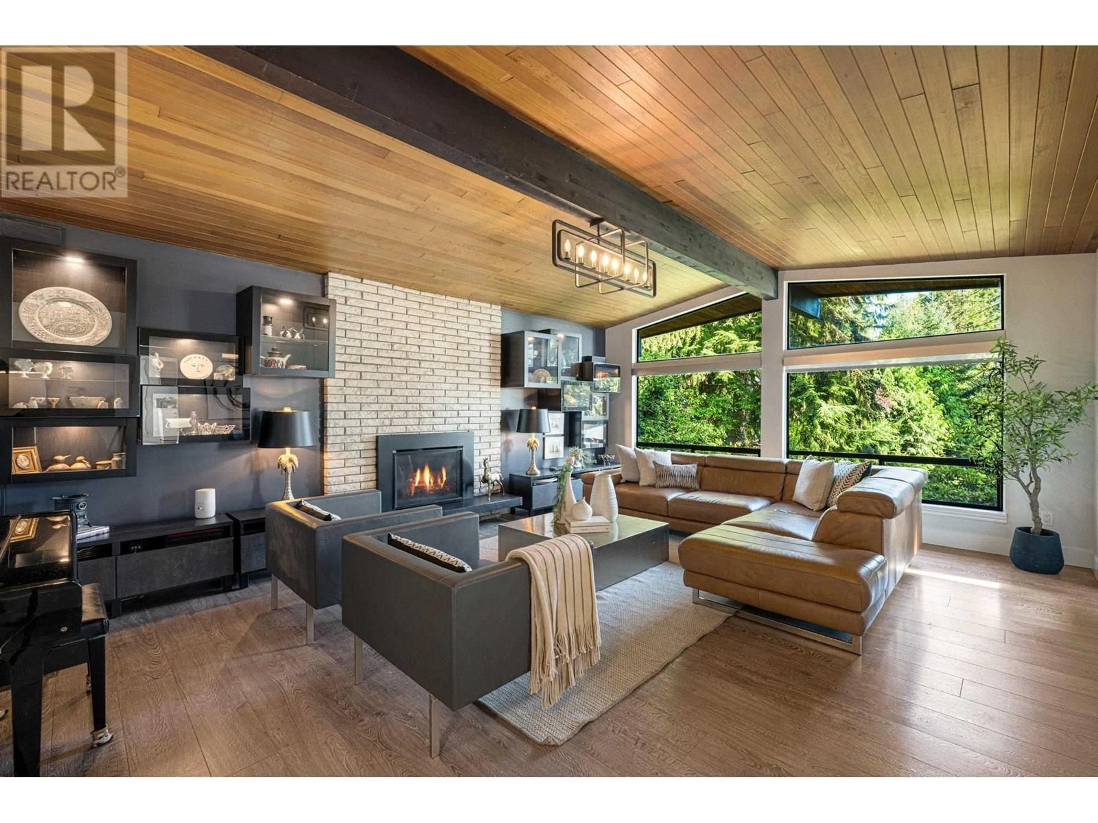 Living room with furniture, unknown for 4007 BAYRIDGE AVENUE, West Vancouver British Columbia V7V3J7