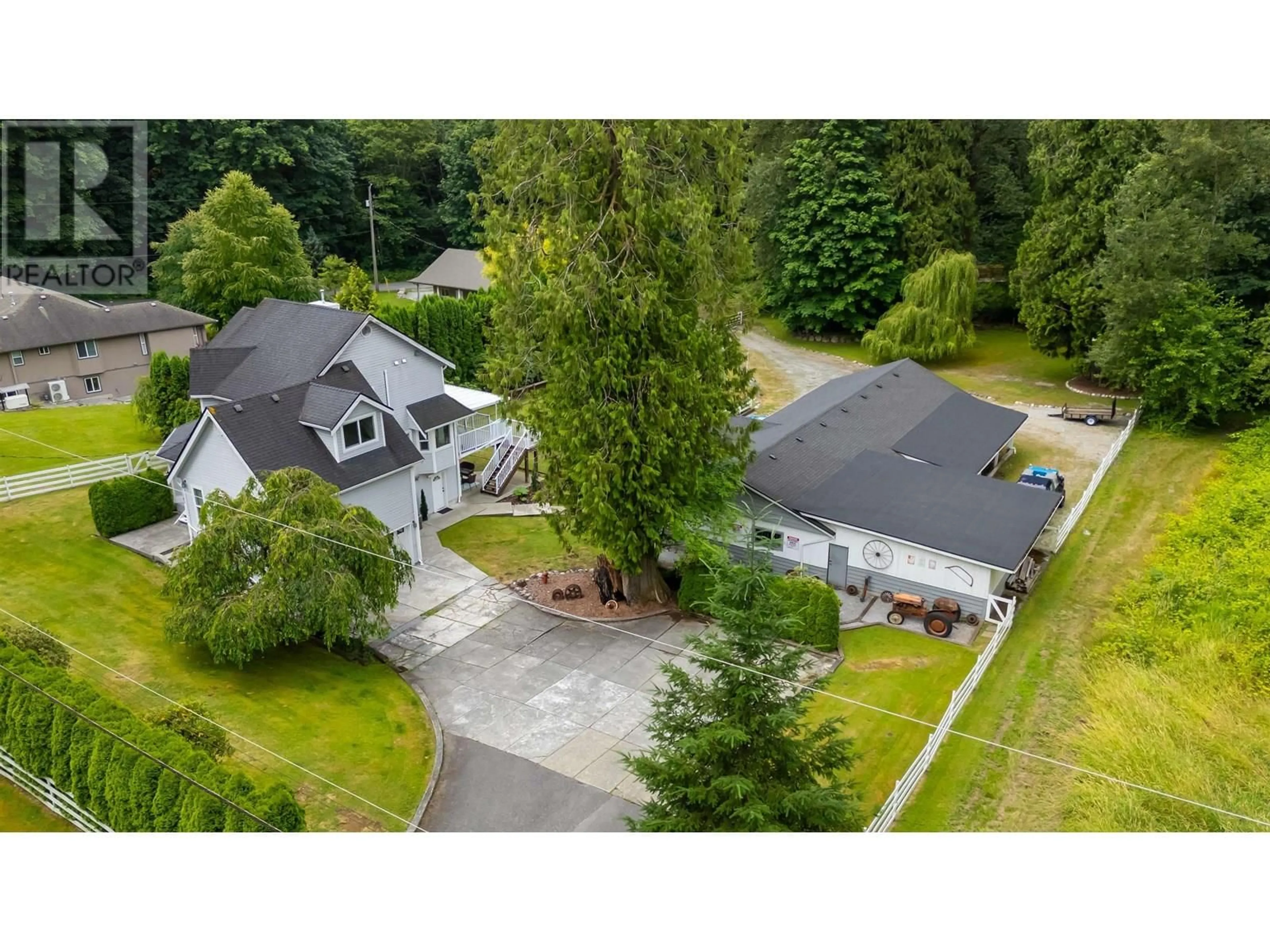 A pic from outside/outdoor area/front of a property/back of a property/a pic from drone, unknown for 11385 248 STREET, Maple Ridge British Columbia V2W1H4
