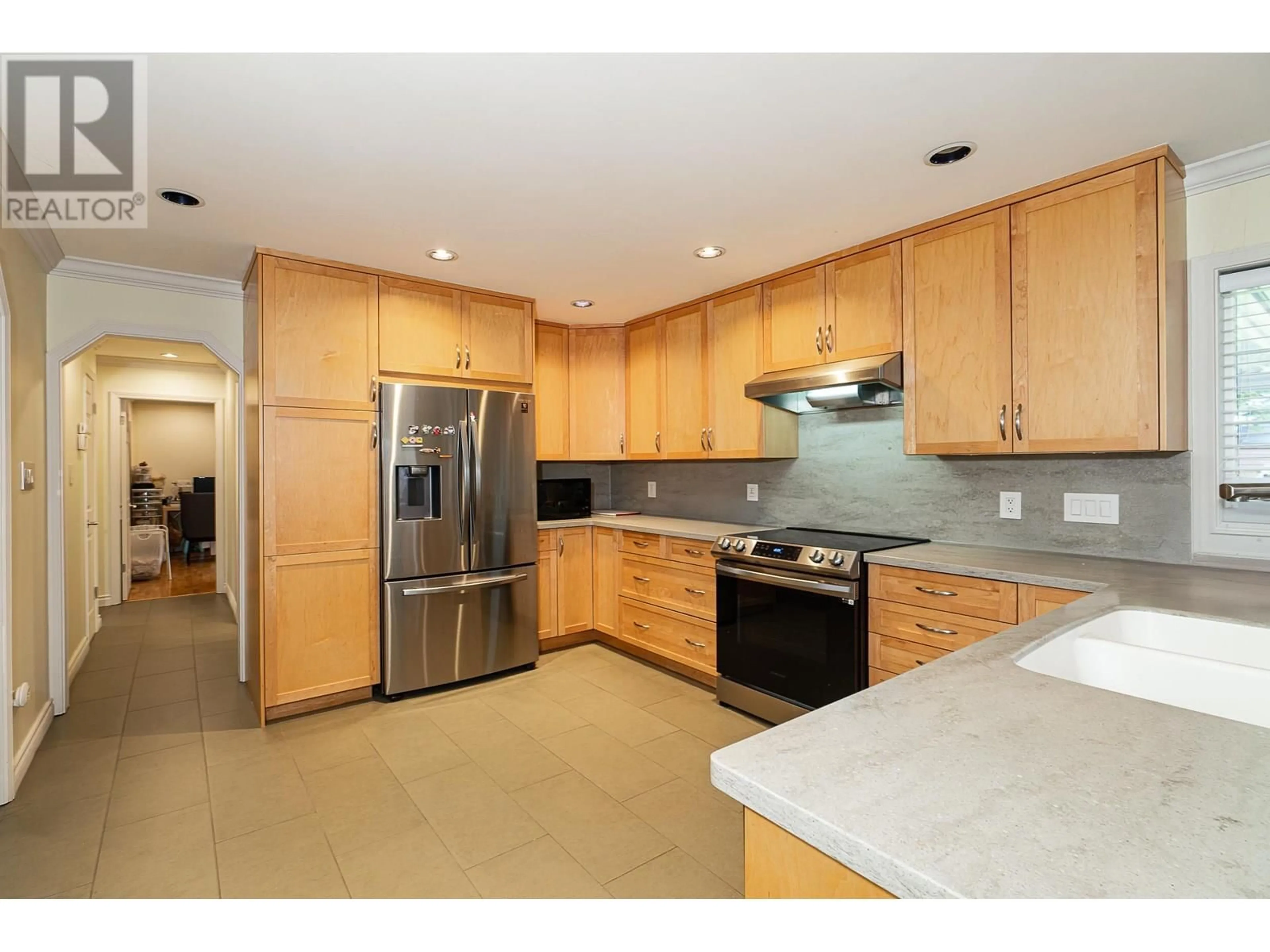 Open concept kitchen, ceramic/tile floor for 10060 SWINTON CRESCENT, Richmond British Columbia V7A3T1