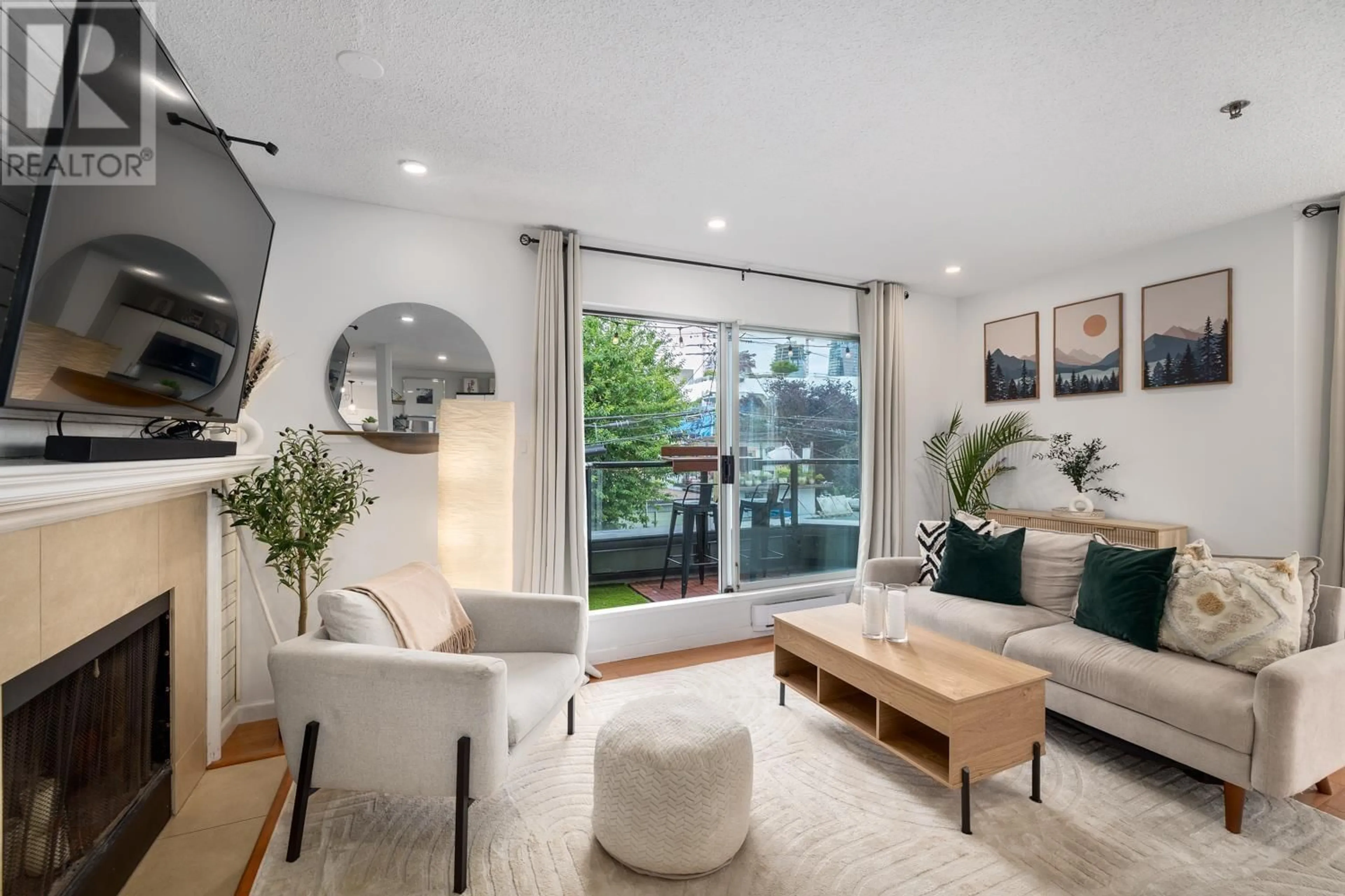 Living room with furniture, unknown for 209 - 1925 2ND AVENUE, Vancouver British Columbia V6J1J2