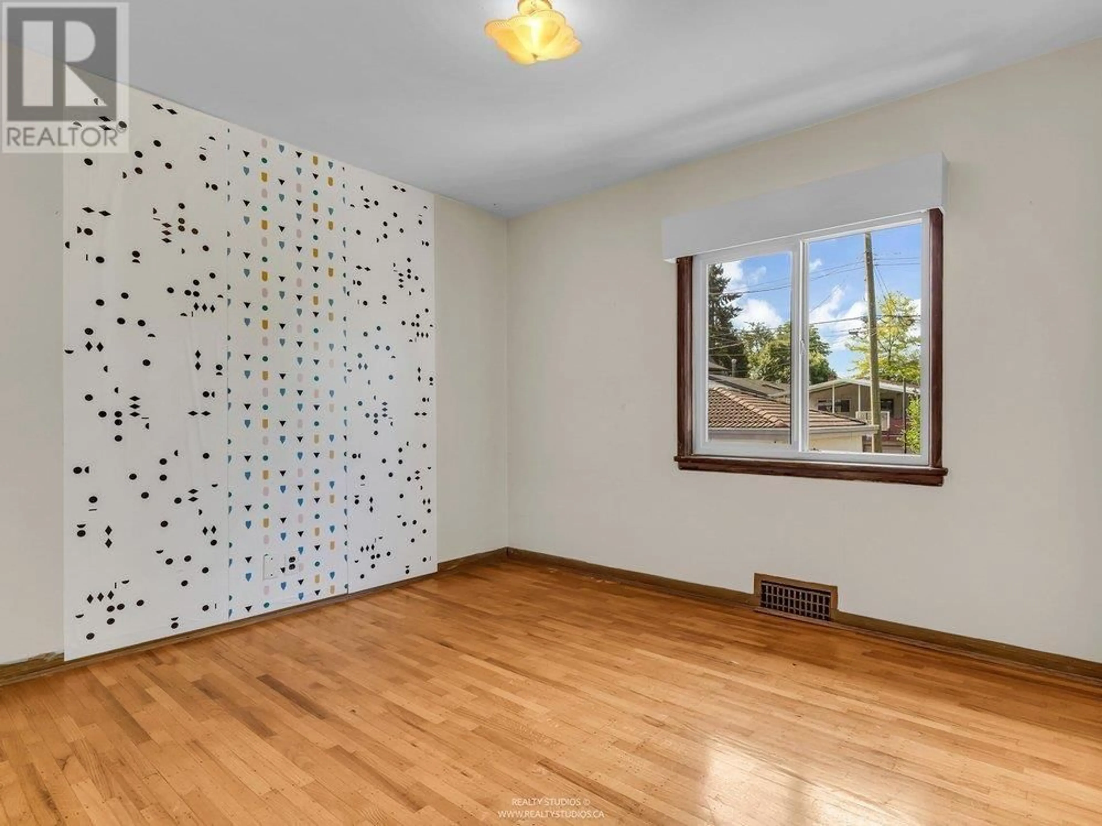 A pic of a room for 420 46TH AVENUE, Vancouver British Columbia V5W1Z9