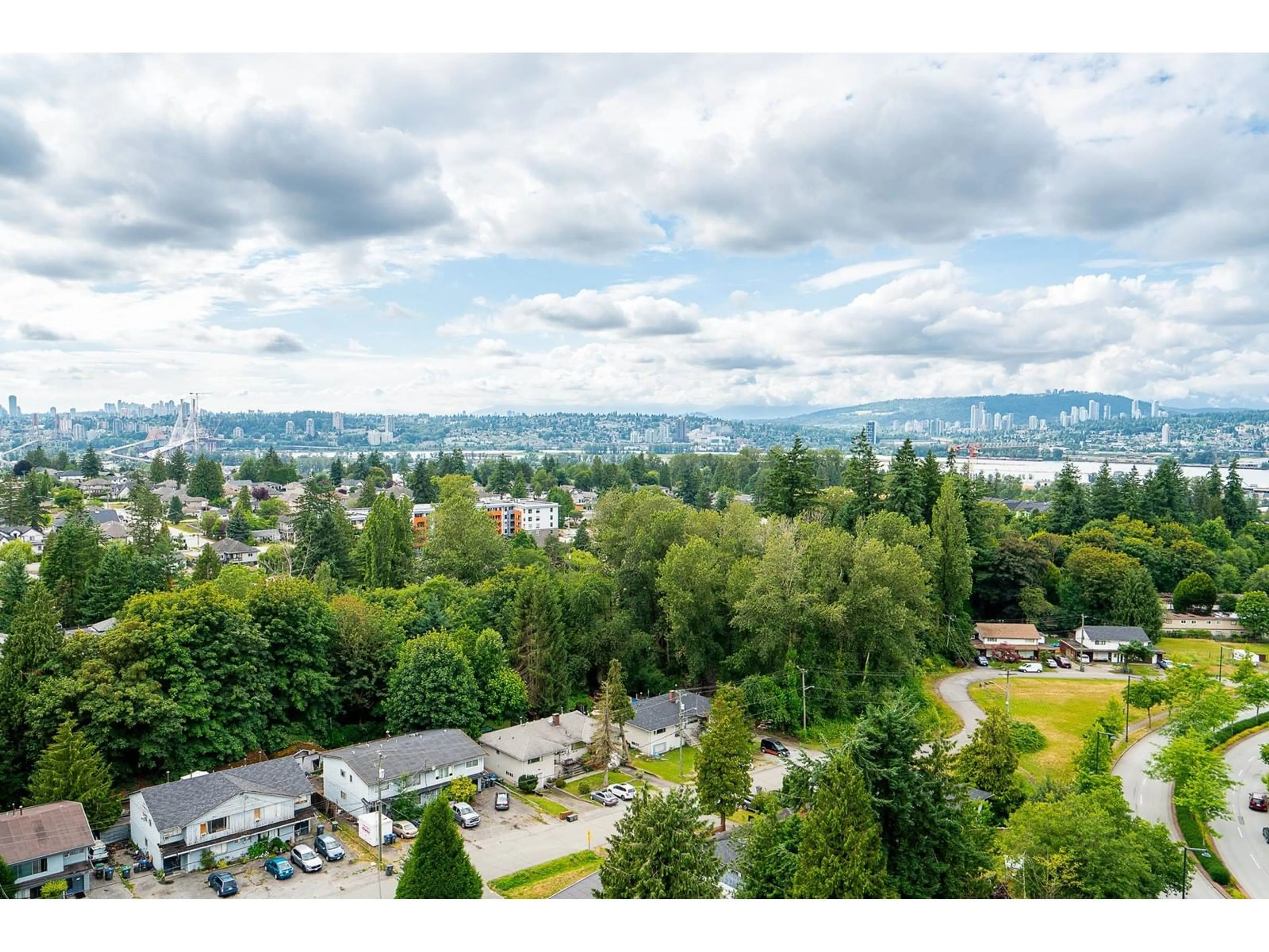 A pic from outside/outdoor area/front of a property/back of a property/a pic from drone, mountain view for 1704 - 10899 UNIVERSITY, Surrey British Columbia V3T5V2