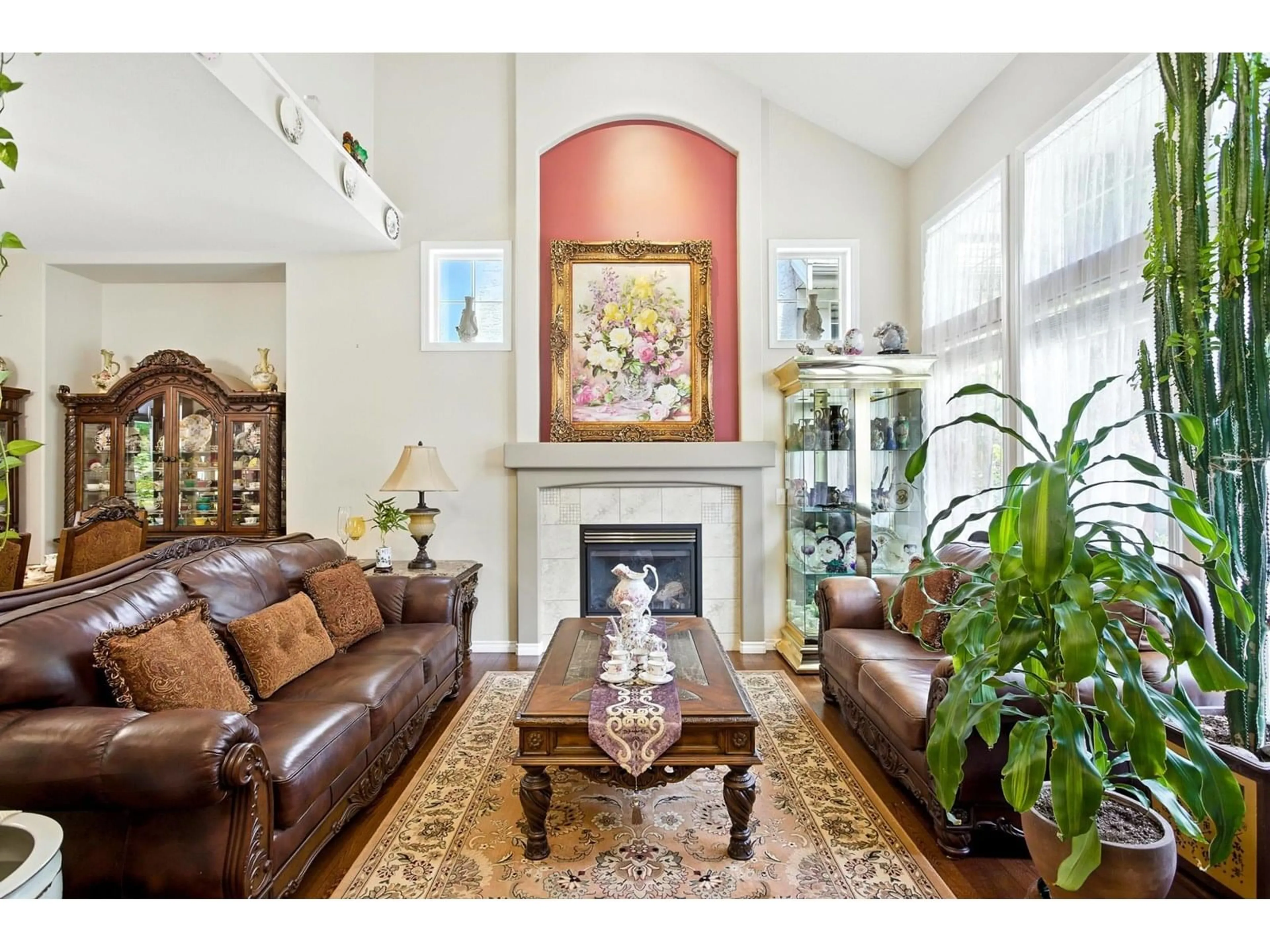 Living room with furniture, ceramic/tile floor for 3463 150A, Surrey British Columbia V3Z0Z3