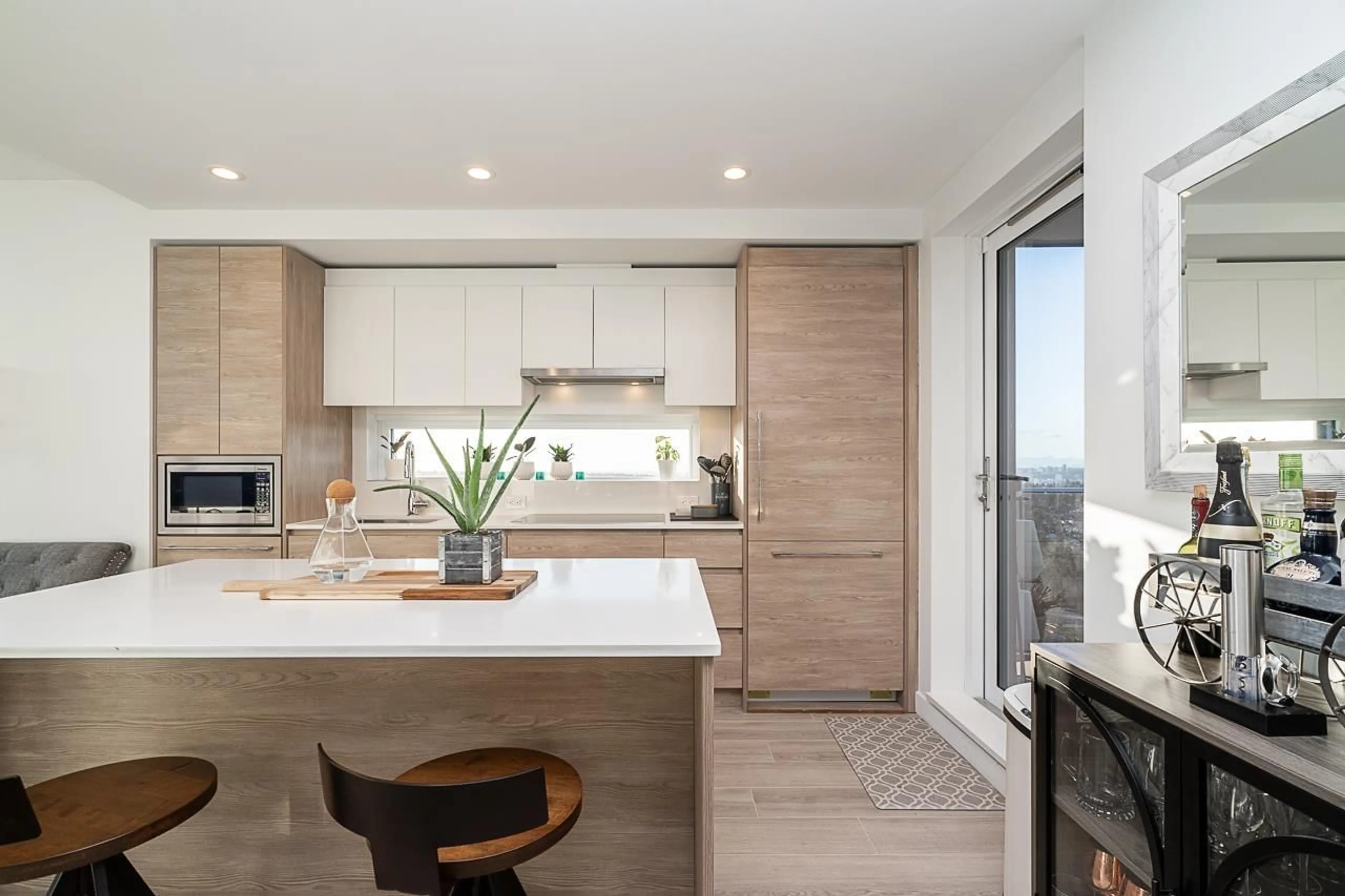 Contemporary kitchen, unknown for 3003 - 13615 FRASER, Surrey British Columbia V3T0P7