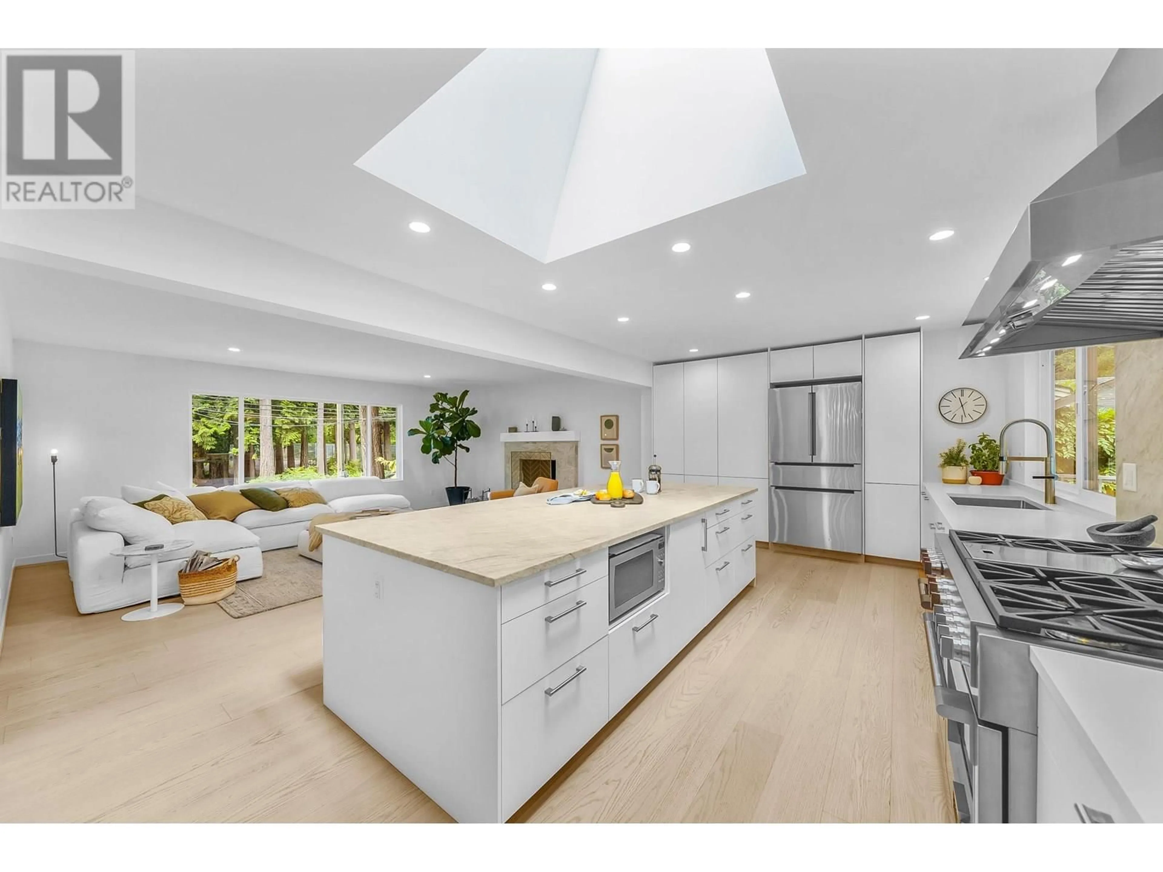 Open concept kitchen, unknown for 4514 GLENWOOD AVENUE, North Vancouver British Columbia V7R4G5