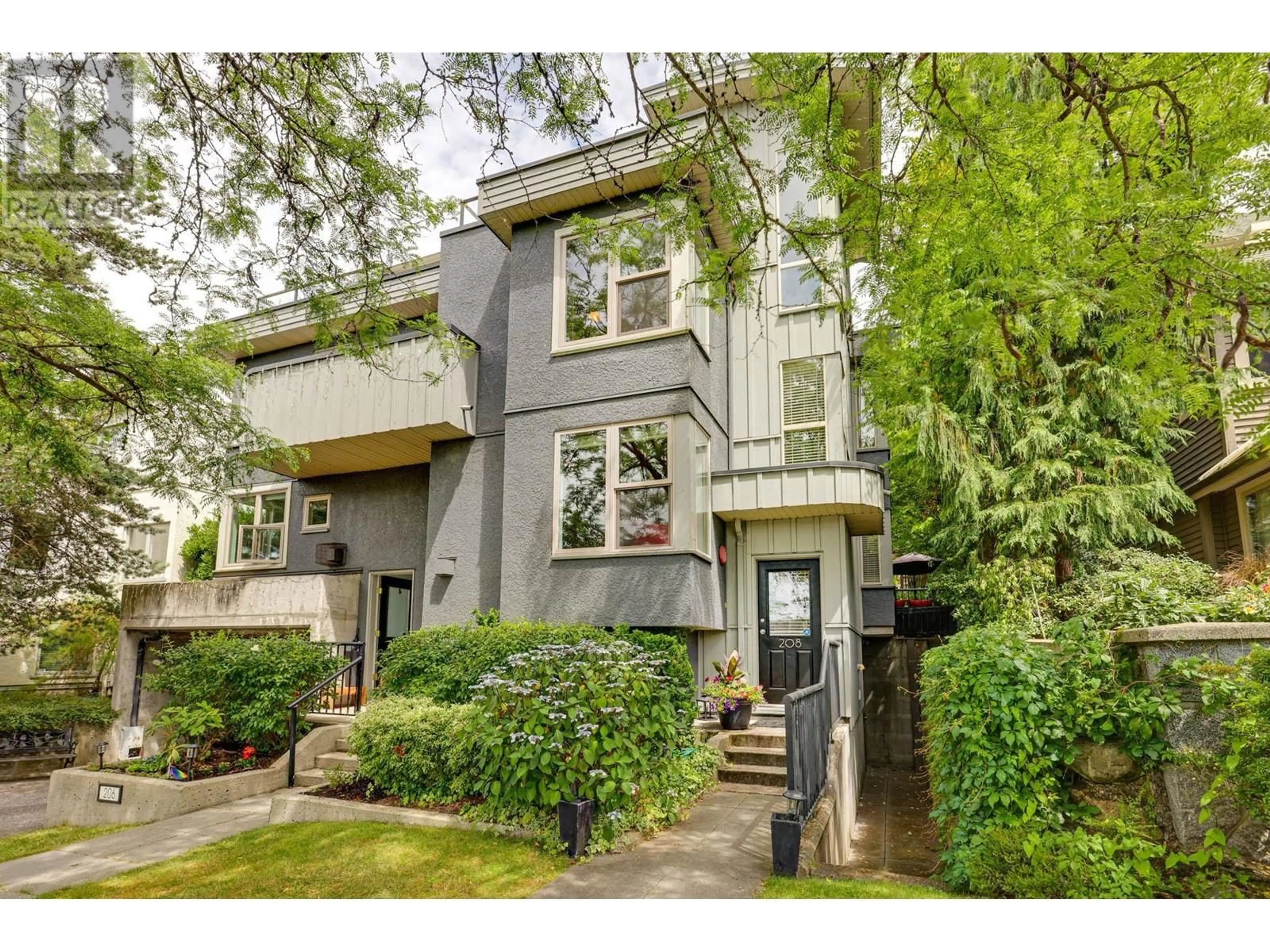 Unknown for 208 5TH STREET, North Vancouver British Columbia V7L1L7