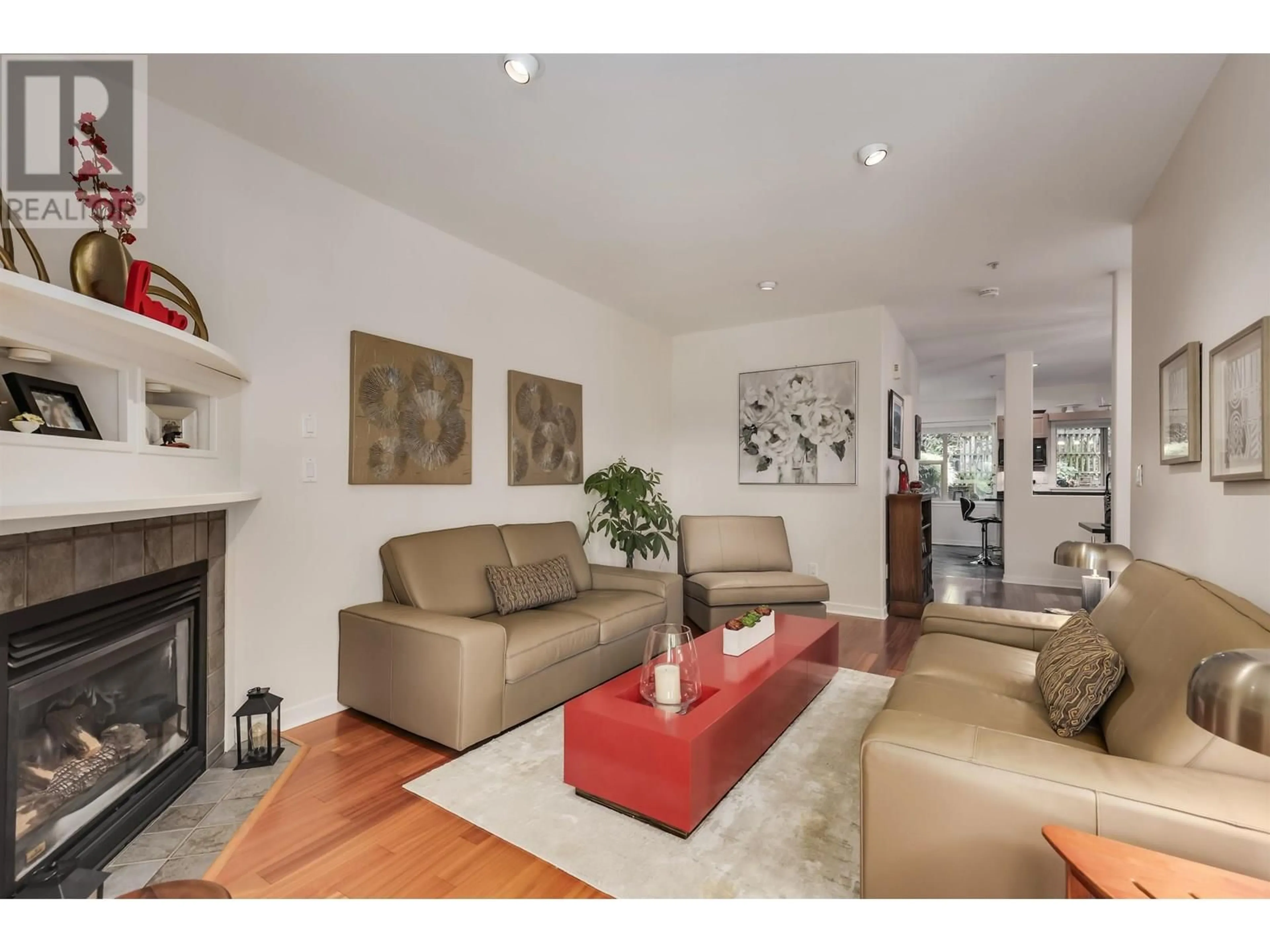 Living room with furniture, unknown for 208 5TH STREET, North Vancouver British Columbia V7L1L7