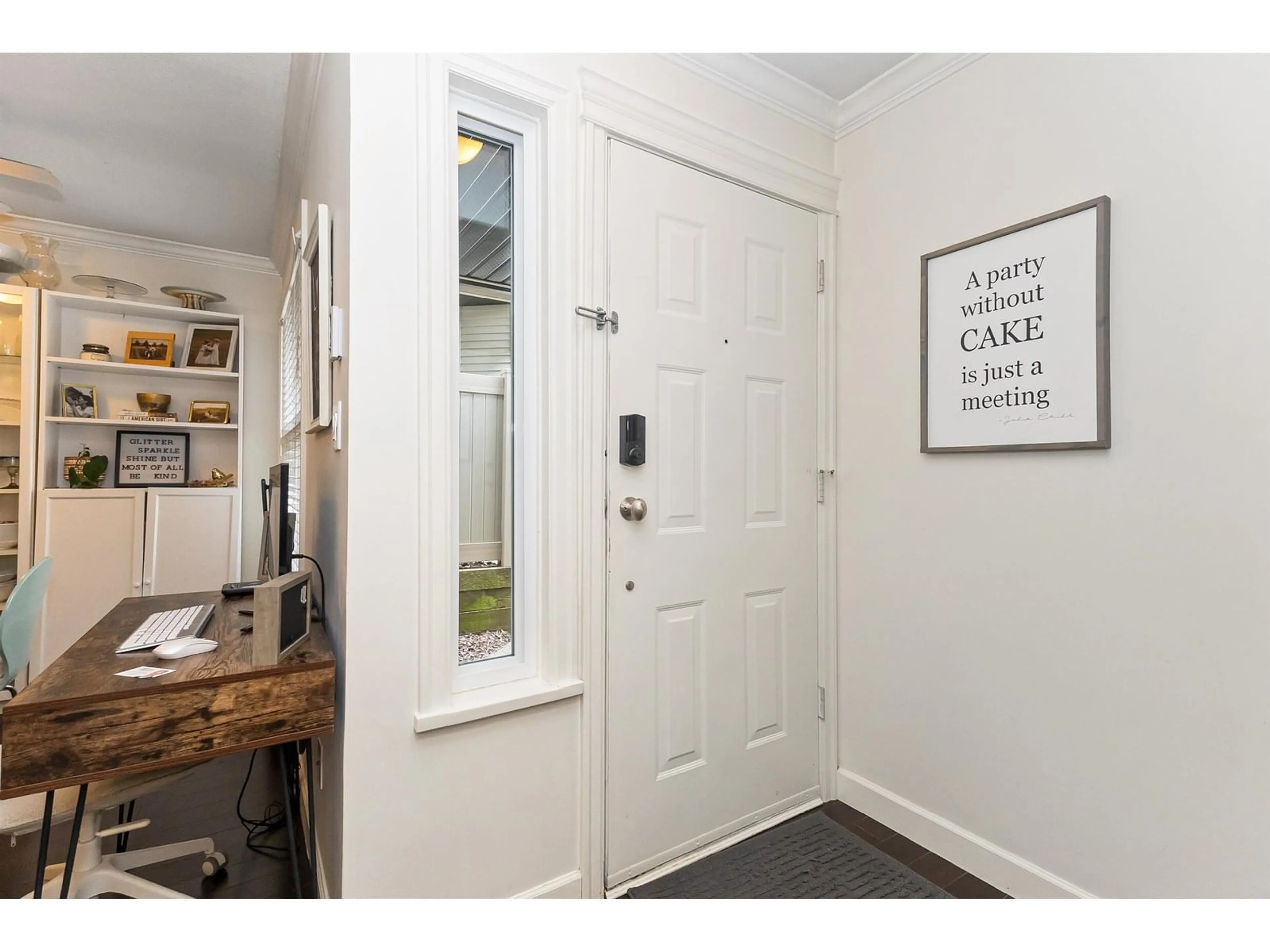 Indoor entryway for 54 - 36060 OLD YALE, Abbotsford British Columbia V3G2E9