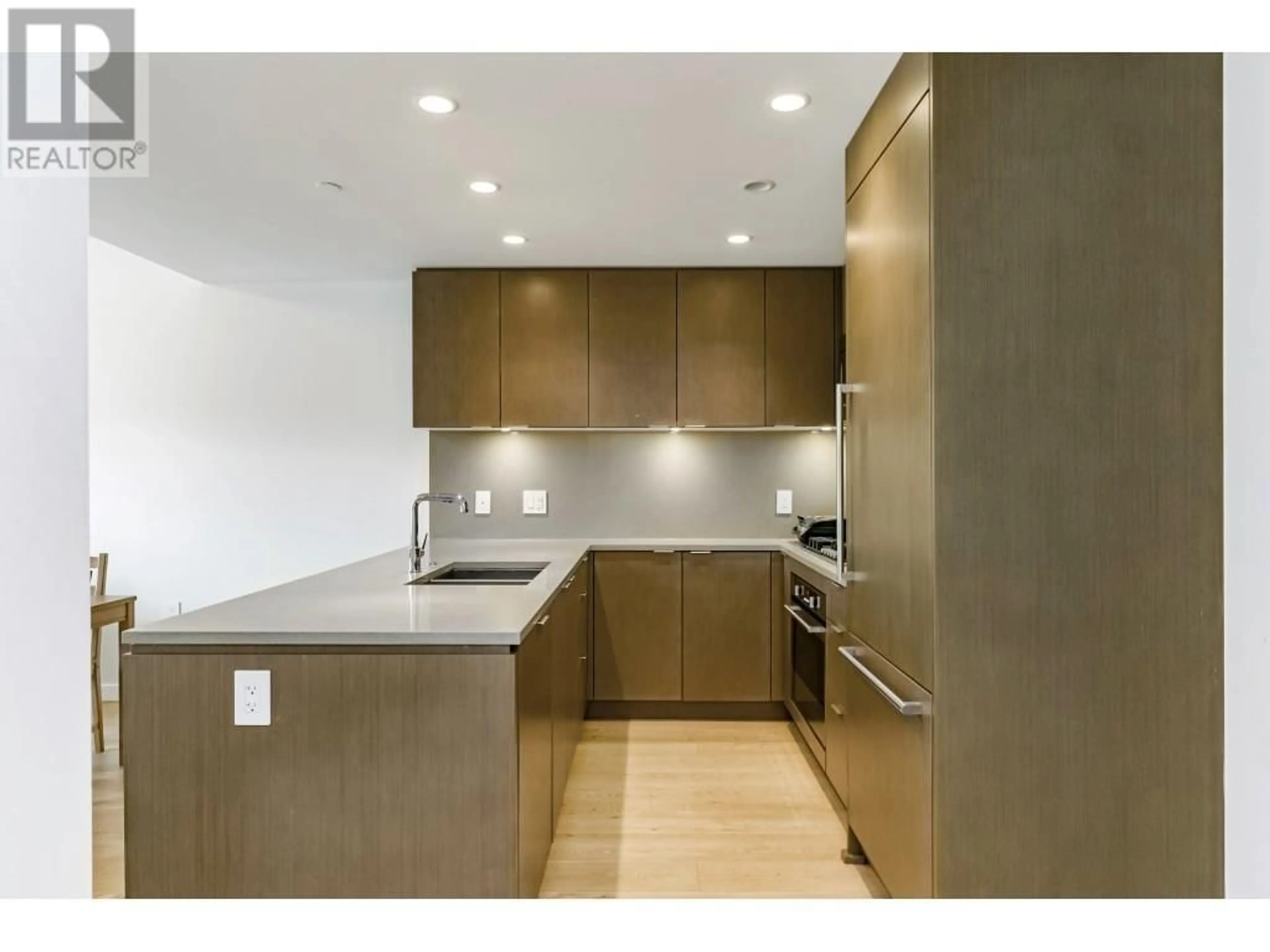 Standard kitchen, unknown for 1401 - 112 13TH STREET, North Vancouver British Columbia V7L0E4