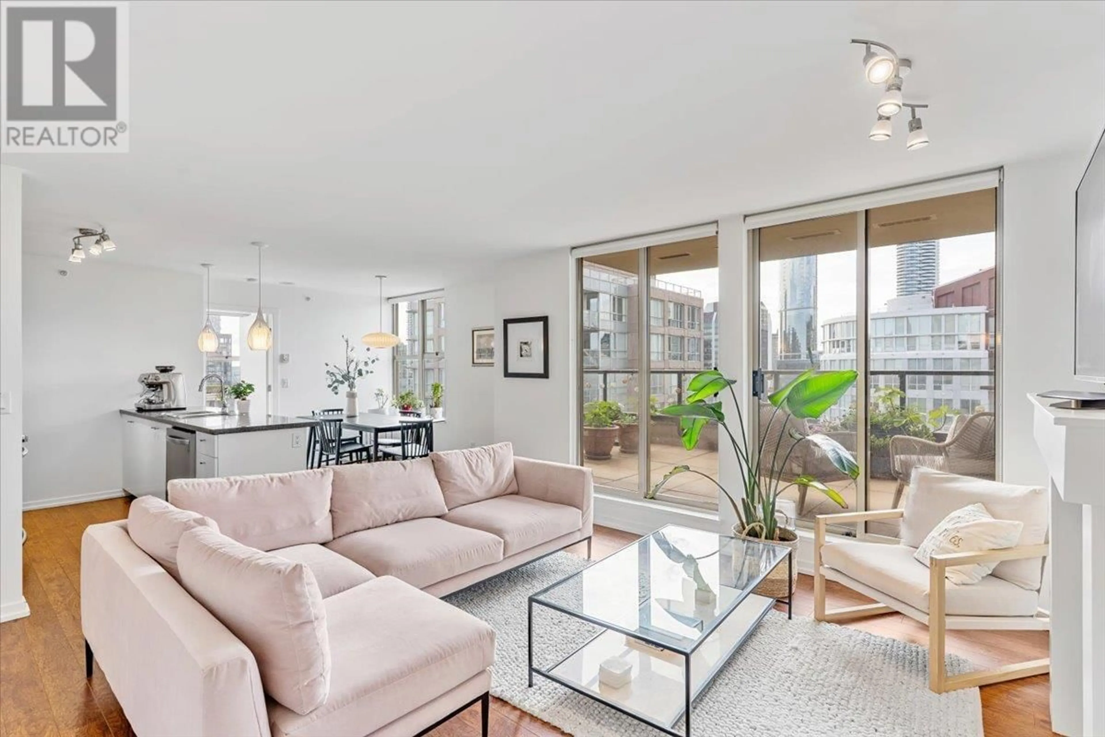 Living room with furniture, unknown for 2402 - 969 RICHARDS STREET, Vancouver British Columbia V6B1A8