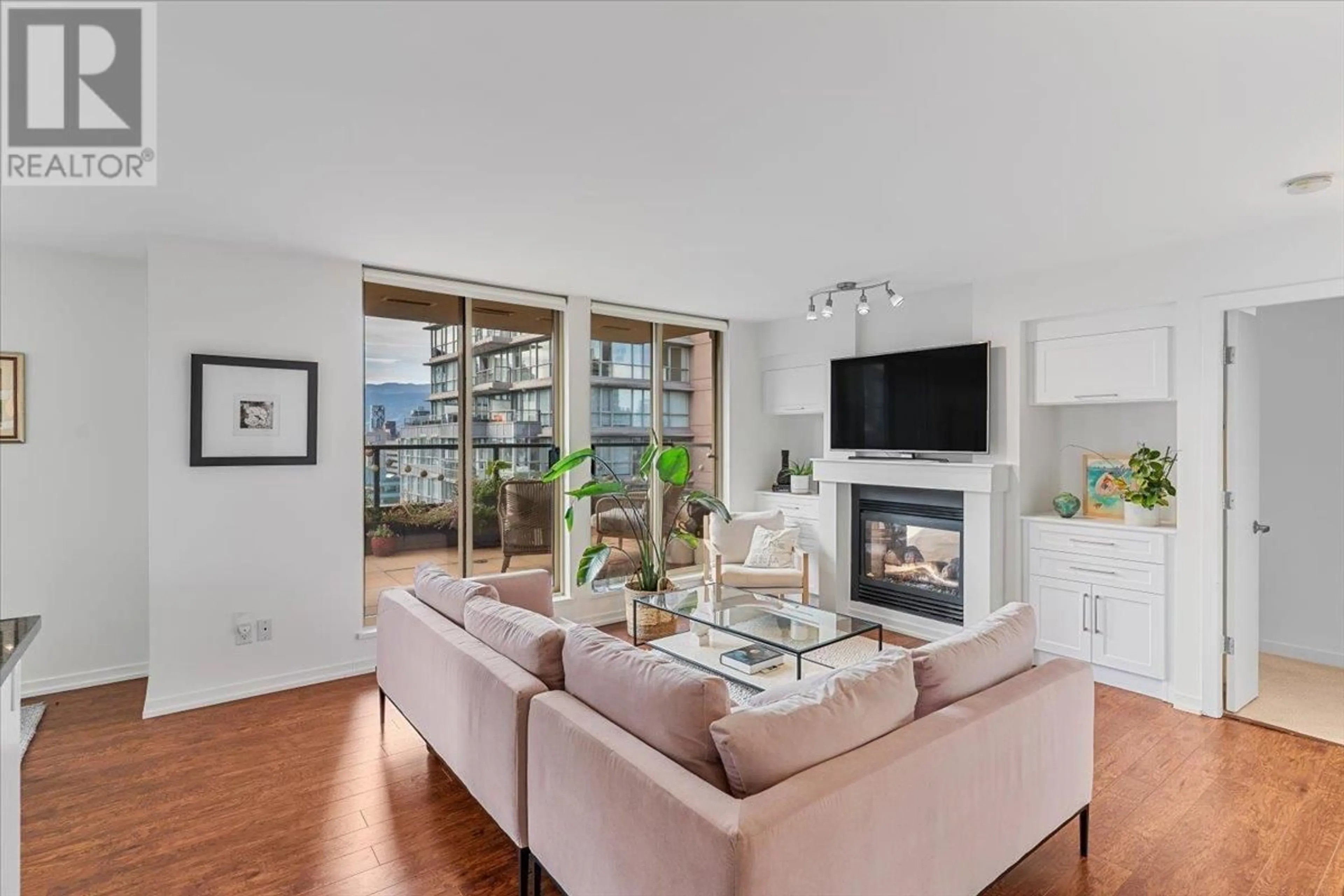 Living room with furniture, unknown for 2402 - 969 RICHARDS STREET, Vancouver British Columbia V6B1A8