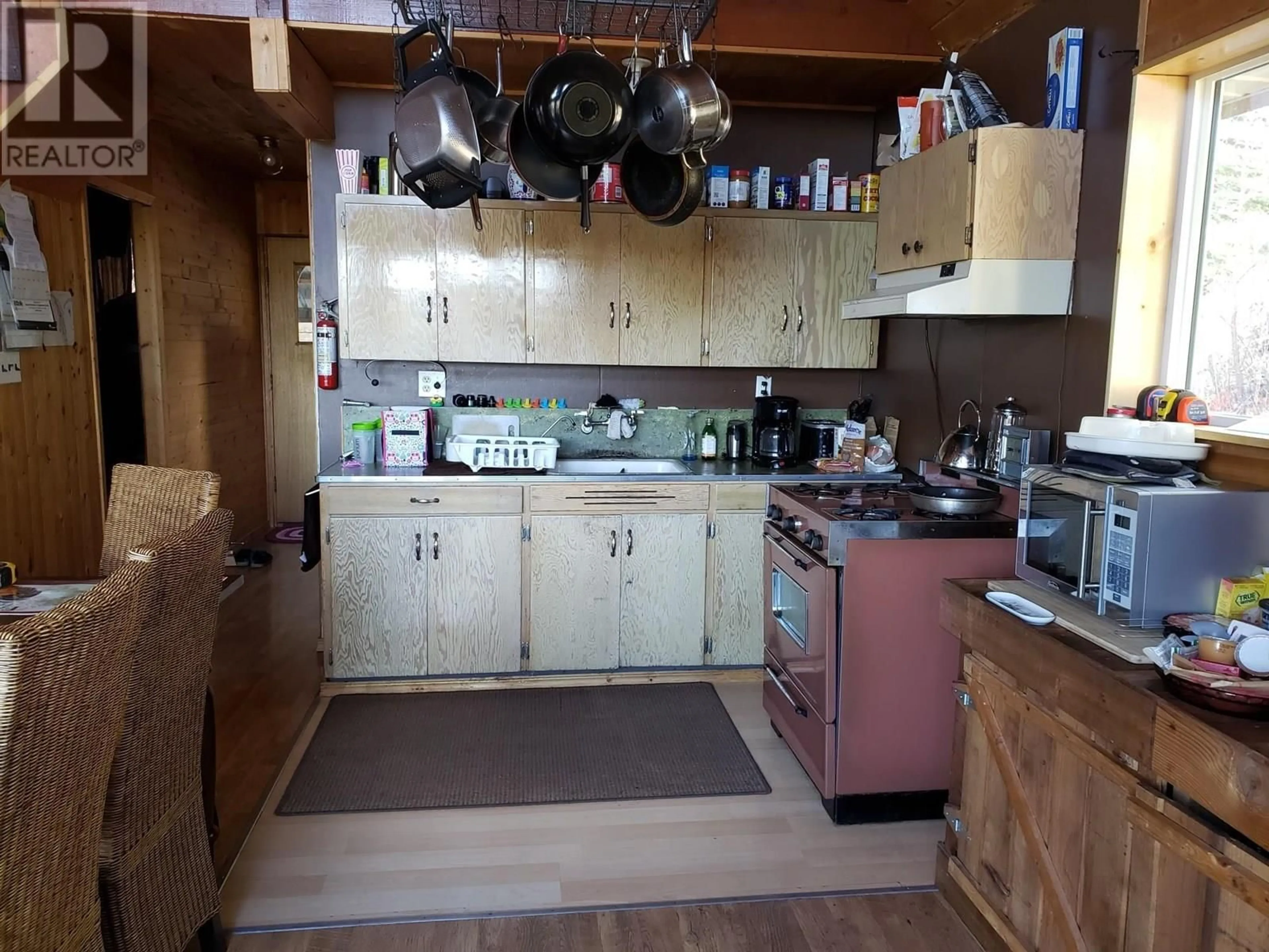 Standard kitchen, unknown for 7589 JULSRUD ROAD, Lone Butte British Columbia V0K1X3