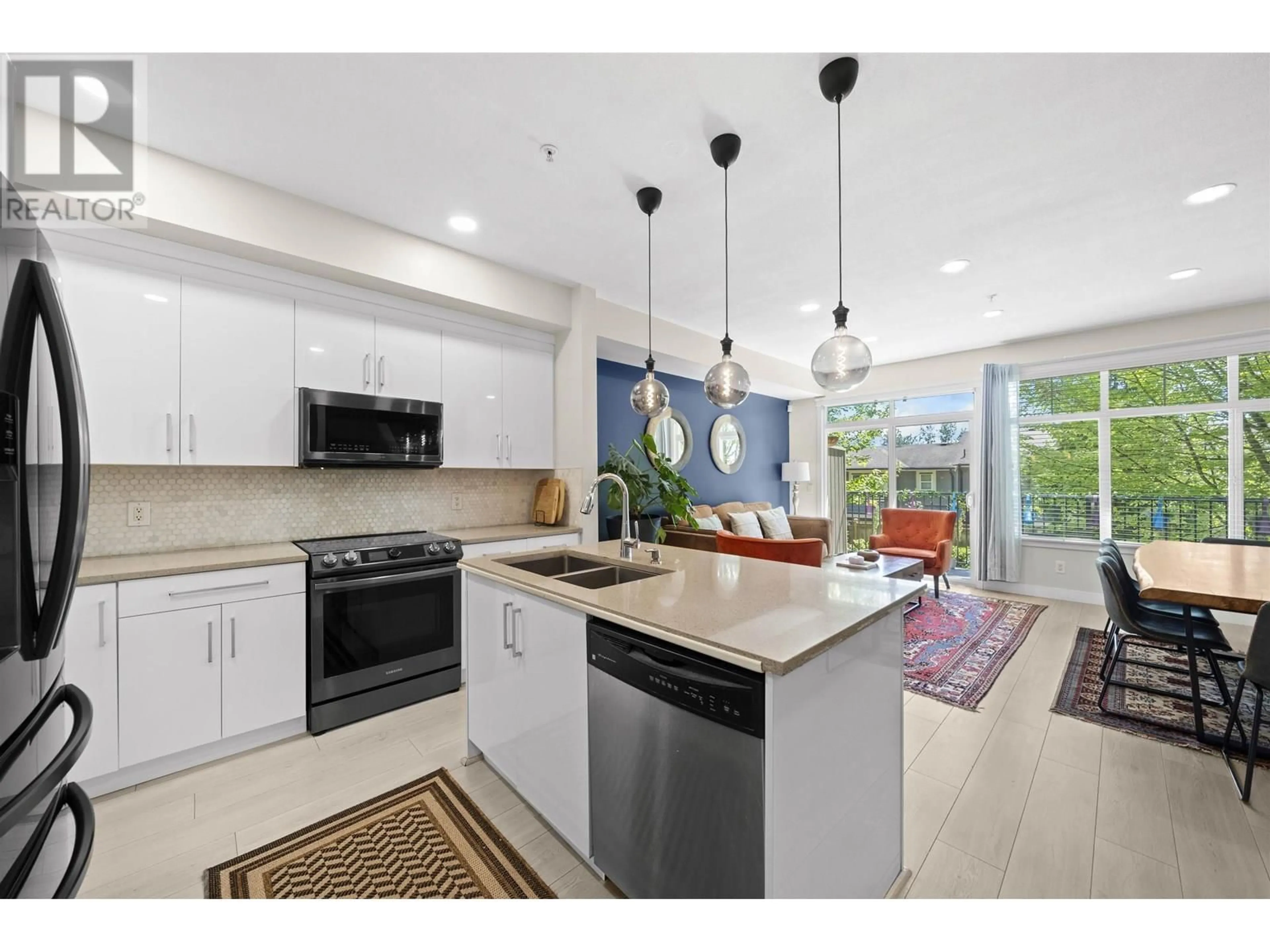 Open concept kitchen, ceramic/tile floor for 2 - 11282 COTTONWOOD DRIVE, Maple Ridge British Columbia V2X8W7