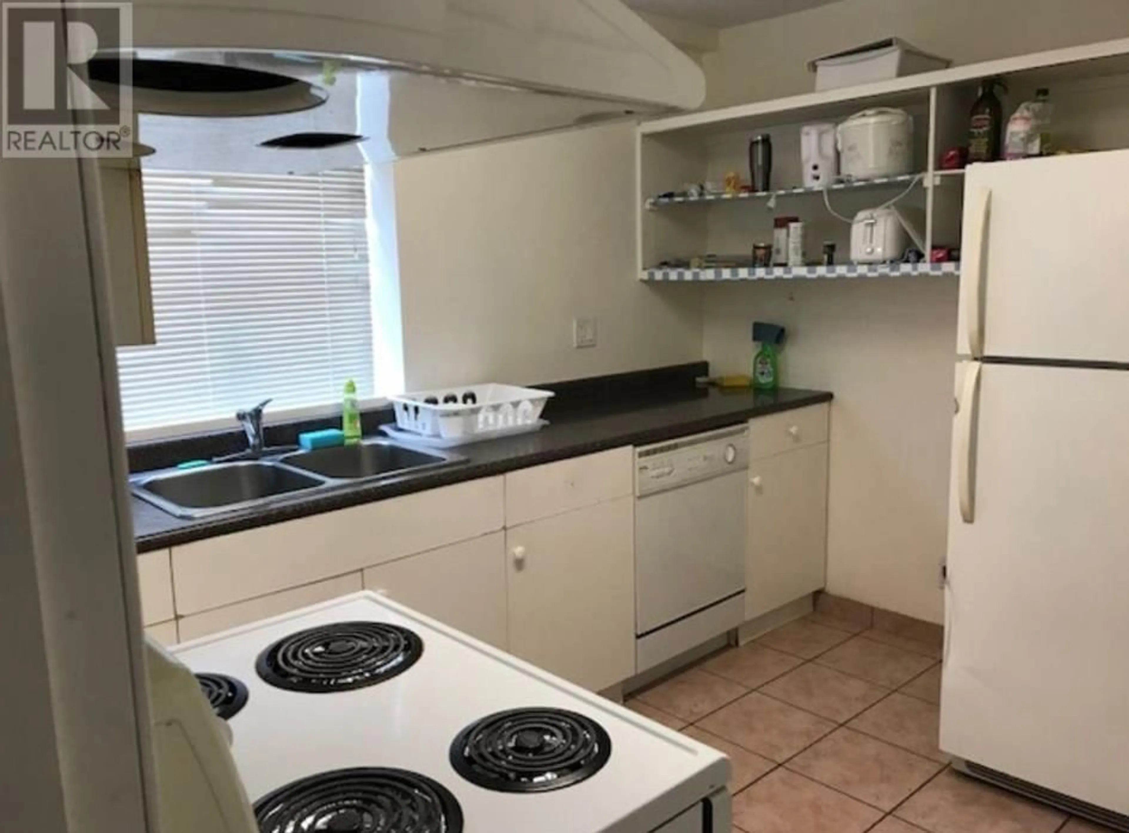 Standard kitchen, unknown for 8162 CARTIER STREET, Vancouver British Columbia V6P4T5