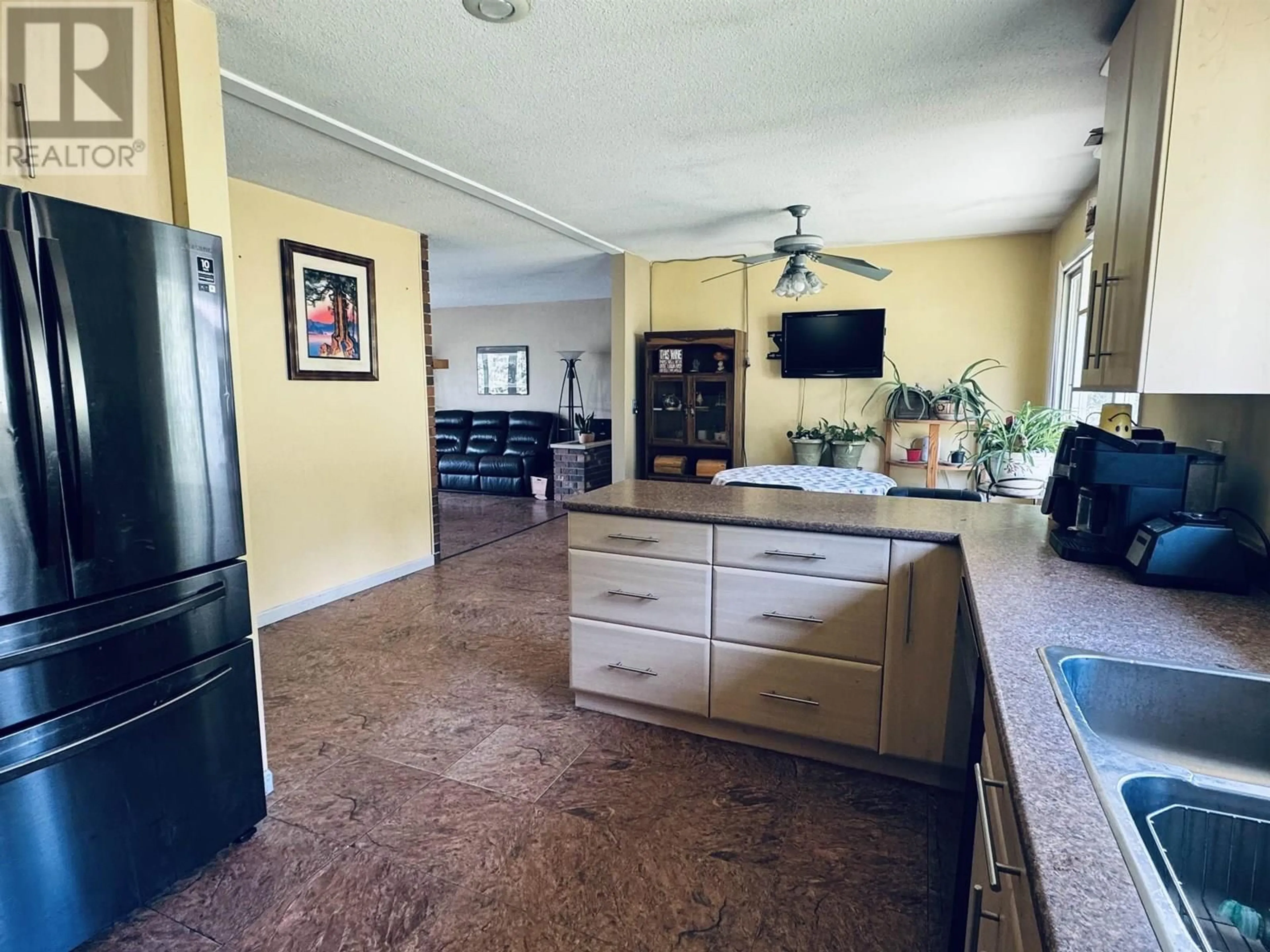 Open concept kitchen, unknown for 759 WINGER ROAD, Williams Lake British Columbia V2G5J9