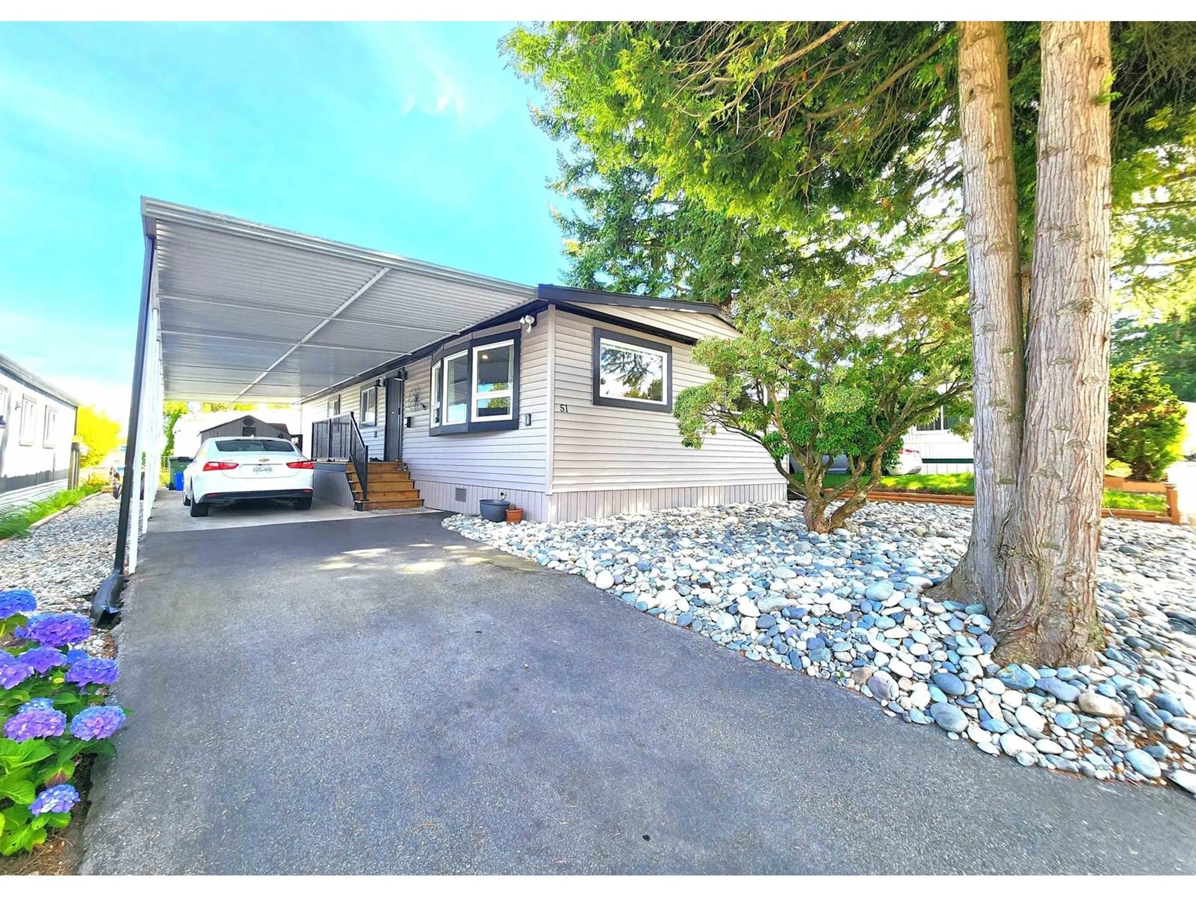 Unknown for 51 - 1840 160, Surrey British Columbia V4A4X4