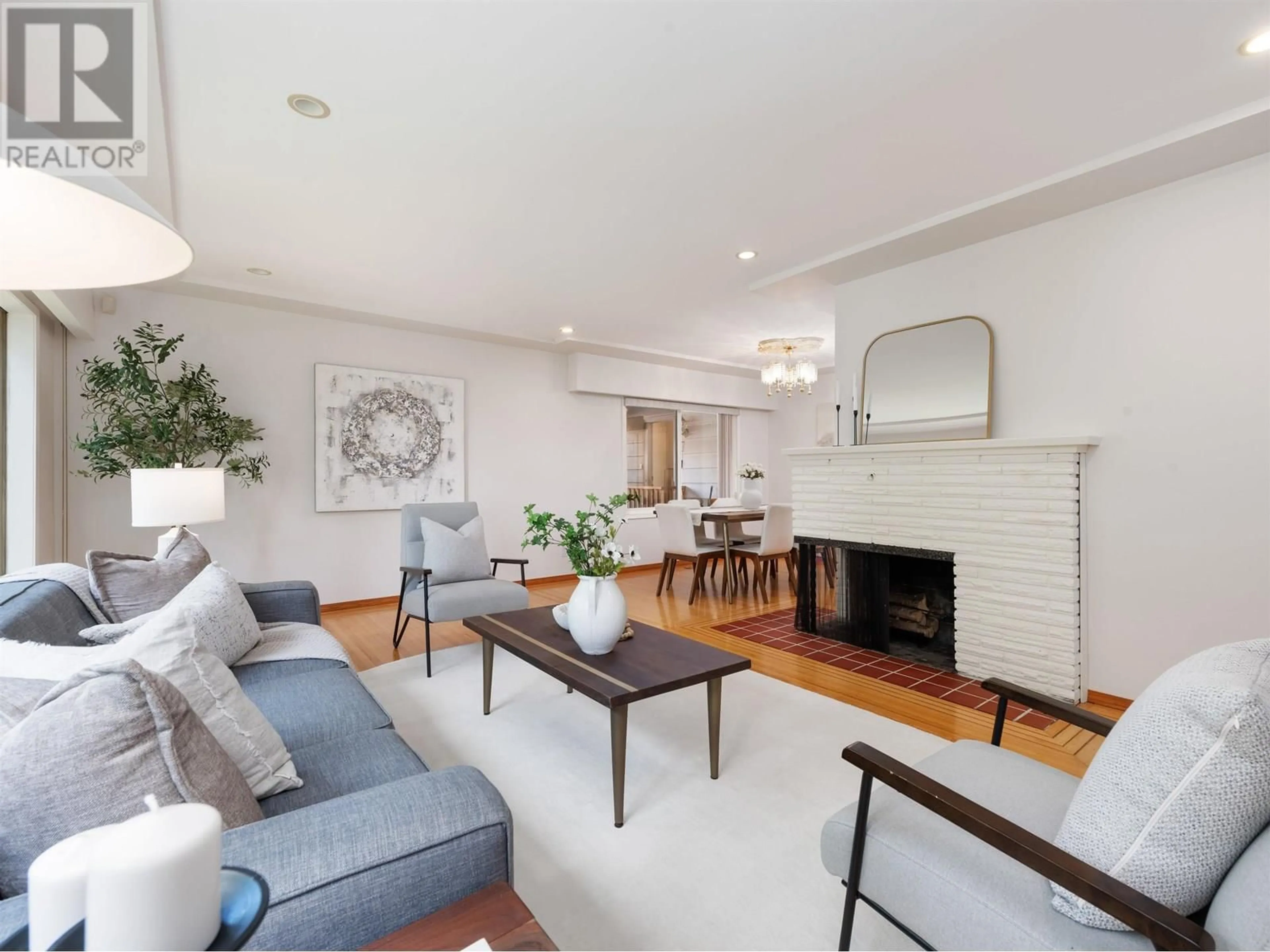 Living room with furniture, unknown for 668 WESTHYDE PLACE, North Vancouver British Columbia V7N2Y4
